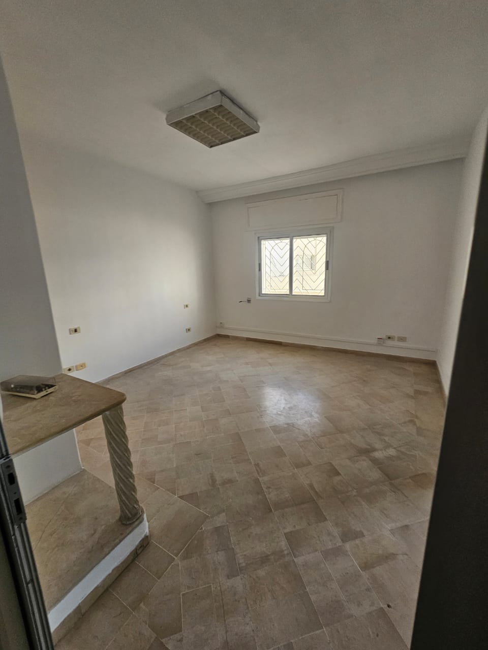 La Marsa&nbsp;Berge Du Lac&nbsp;Location&nbsp;Appart. 1 pi�ce&nbsp;S z�ro � usage bureautique au lac 1