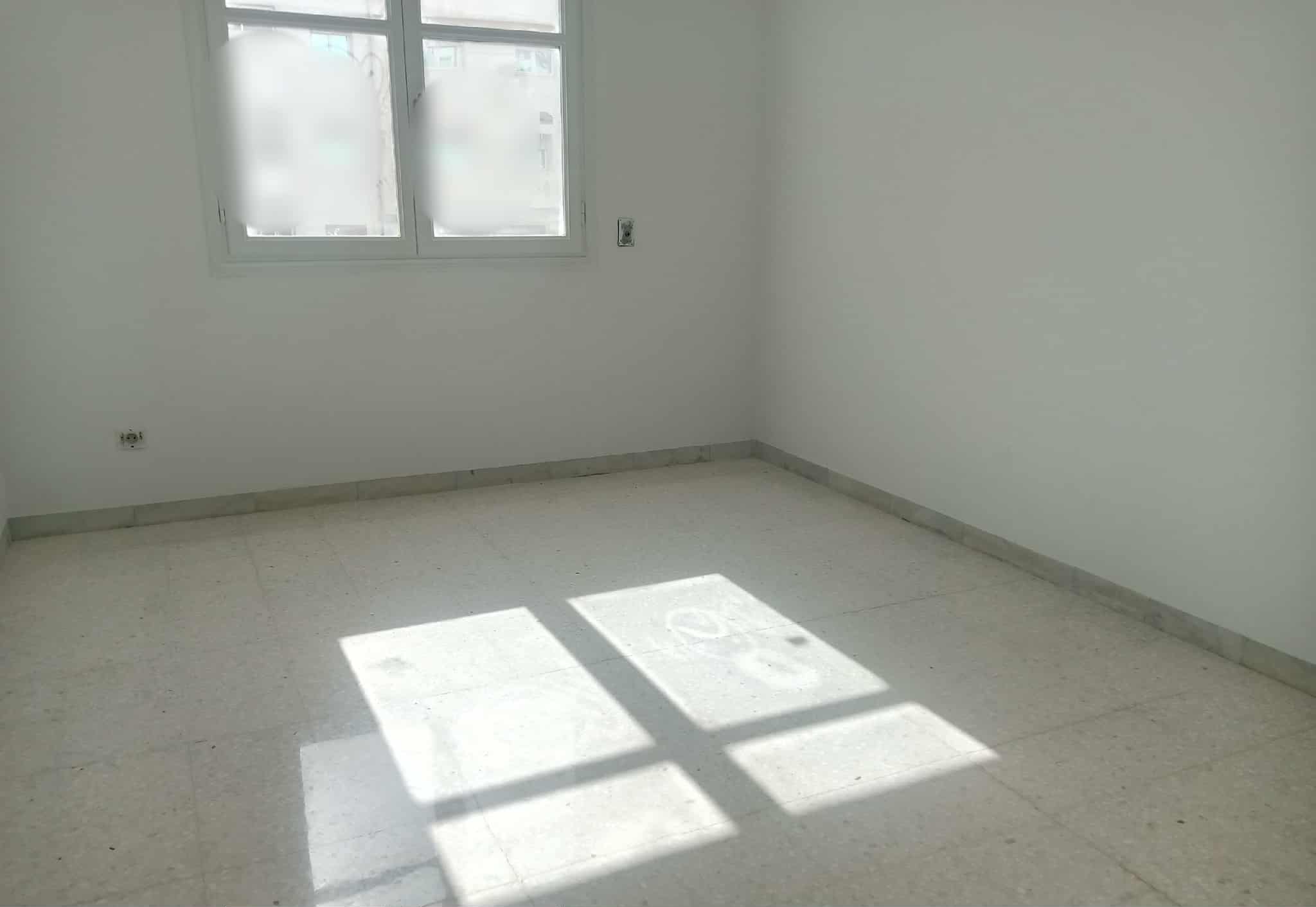 Ariana Ville Cite Ennasr 2 Location Appart. 4 pices S3  1300 habitation ou bureau