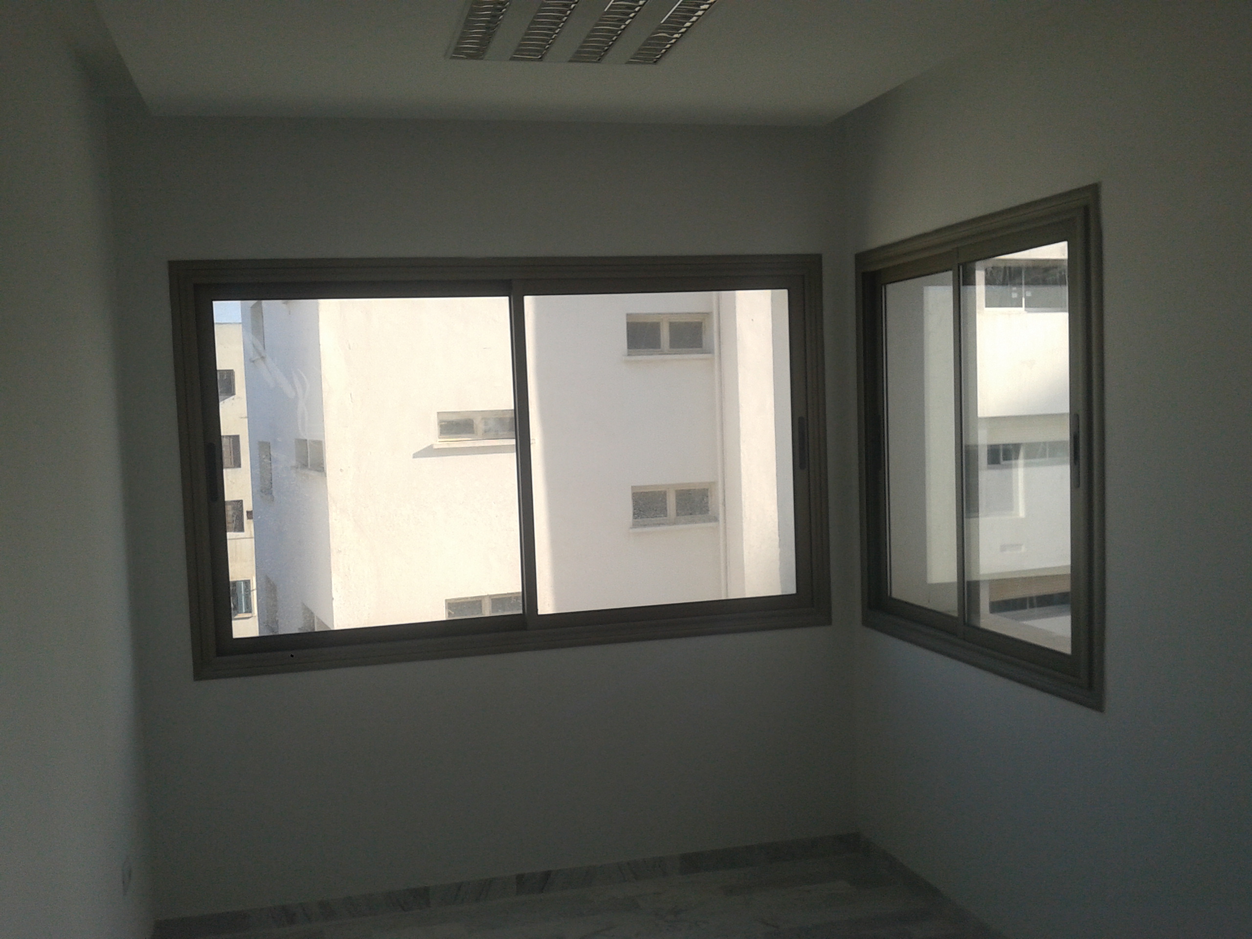 La Medina El Medina Bureaux & Commerces Bureau Un bureau au belvdre