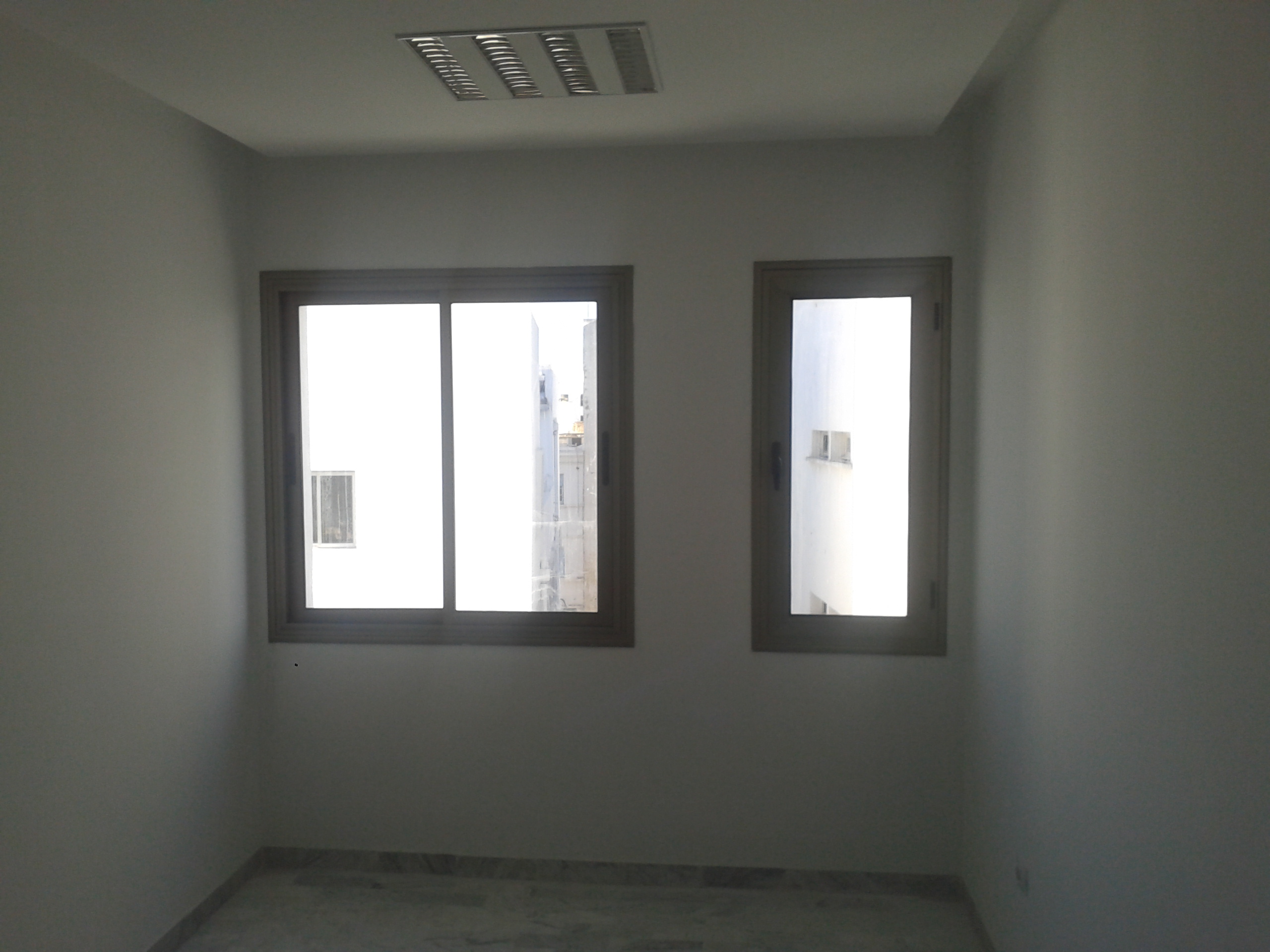 La Medina El Medina Bureaux & Commerces Bureau Un bureau au belvdre