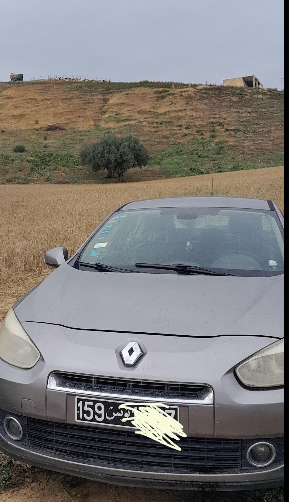 Ariana Ville Cite Ennouzha Renault FLUENCE Belle fluence bien entretenue