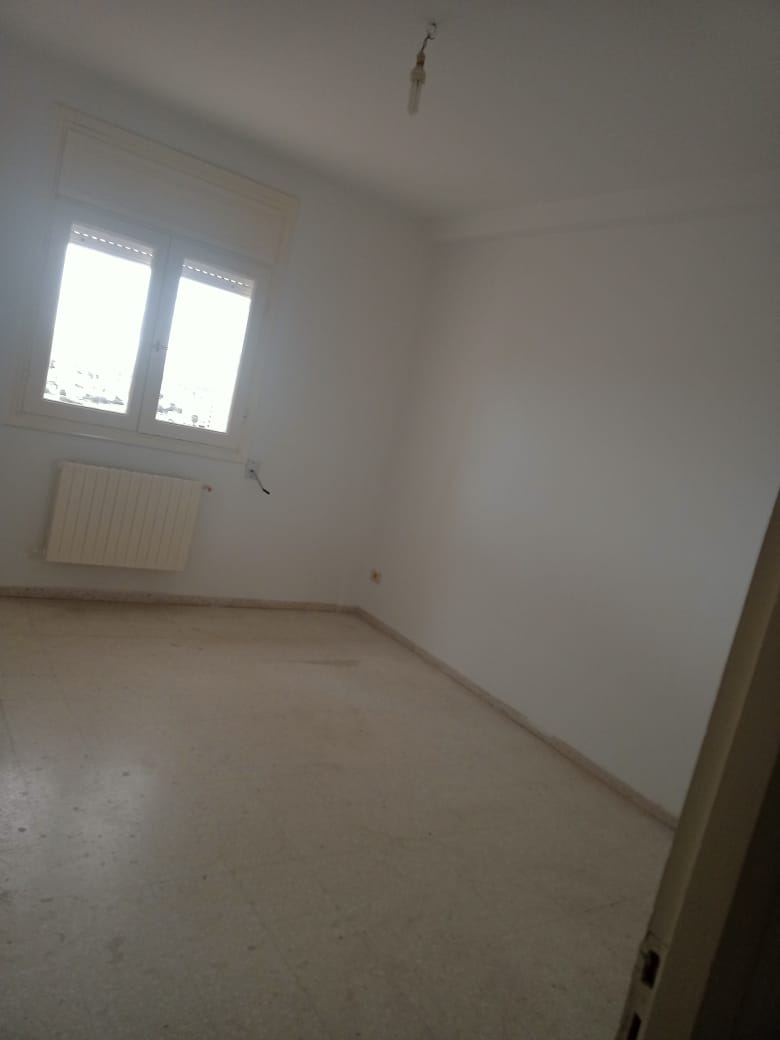 Ariana Ville Cite Ennasr 1 Vente Appart. 4 pices Beau s3 emplacement et prix