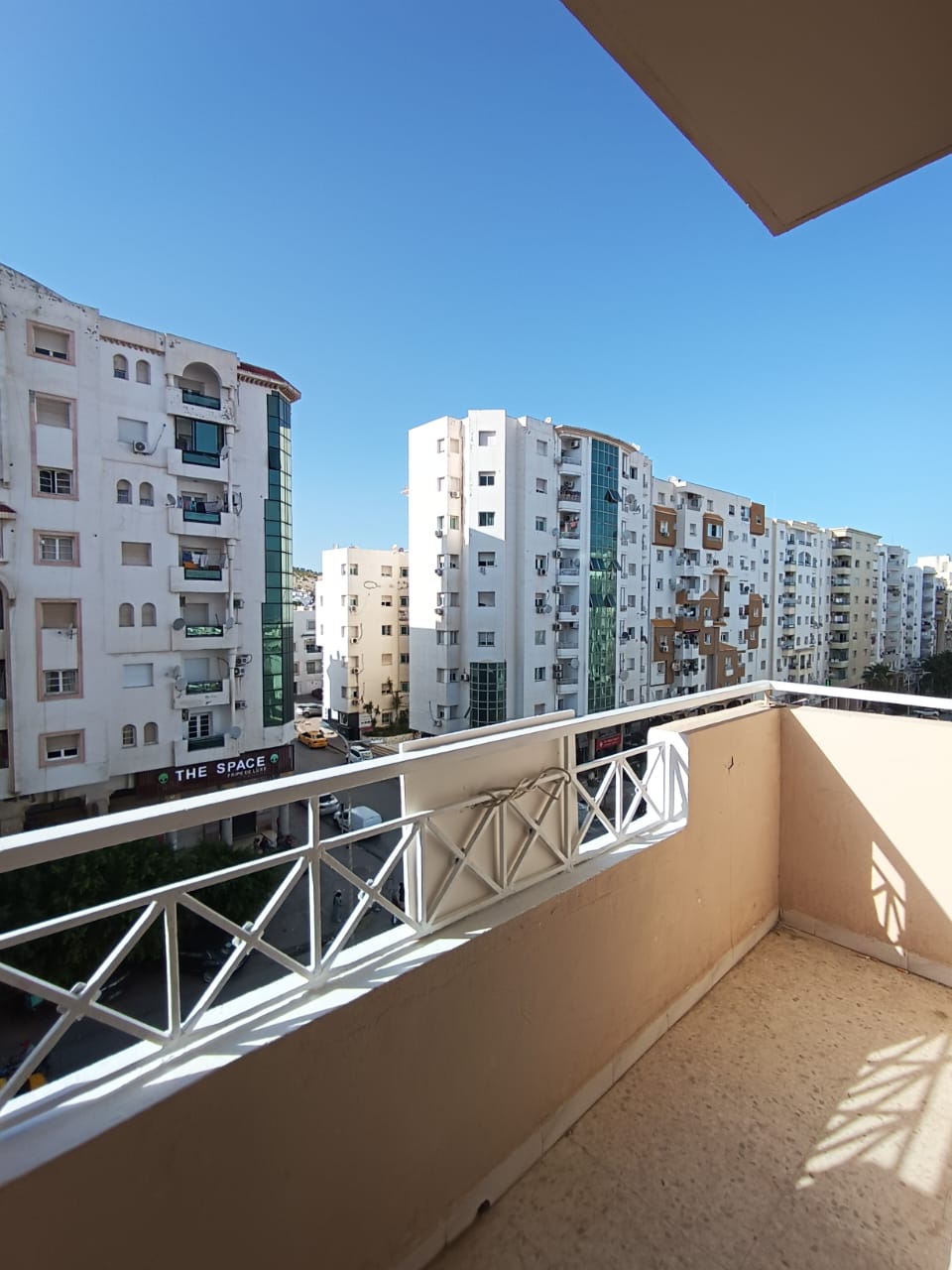 Ariana Ville Cite Ennasr 2 Location Appart. 4 pices S3 meubl  l'anne