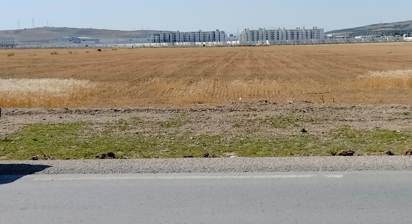 Mannouba La Mannouba Terrain Terrain nu Terrain zone habition el fejja