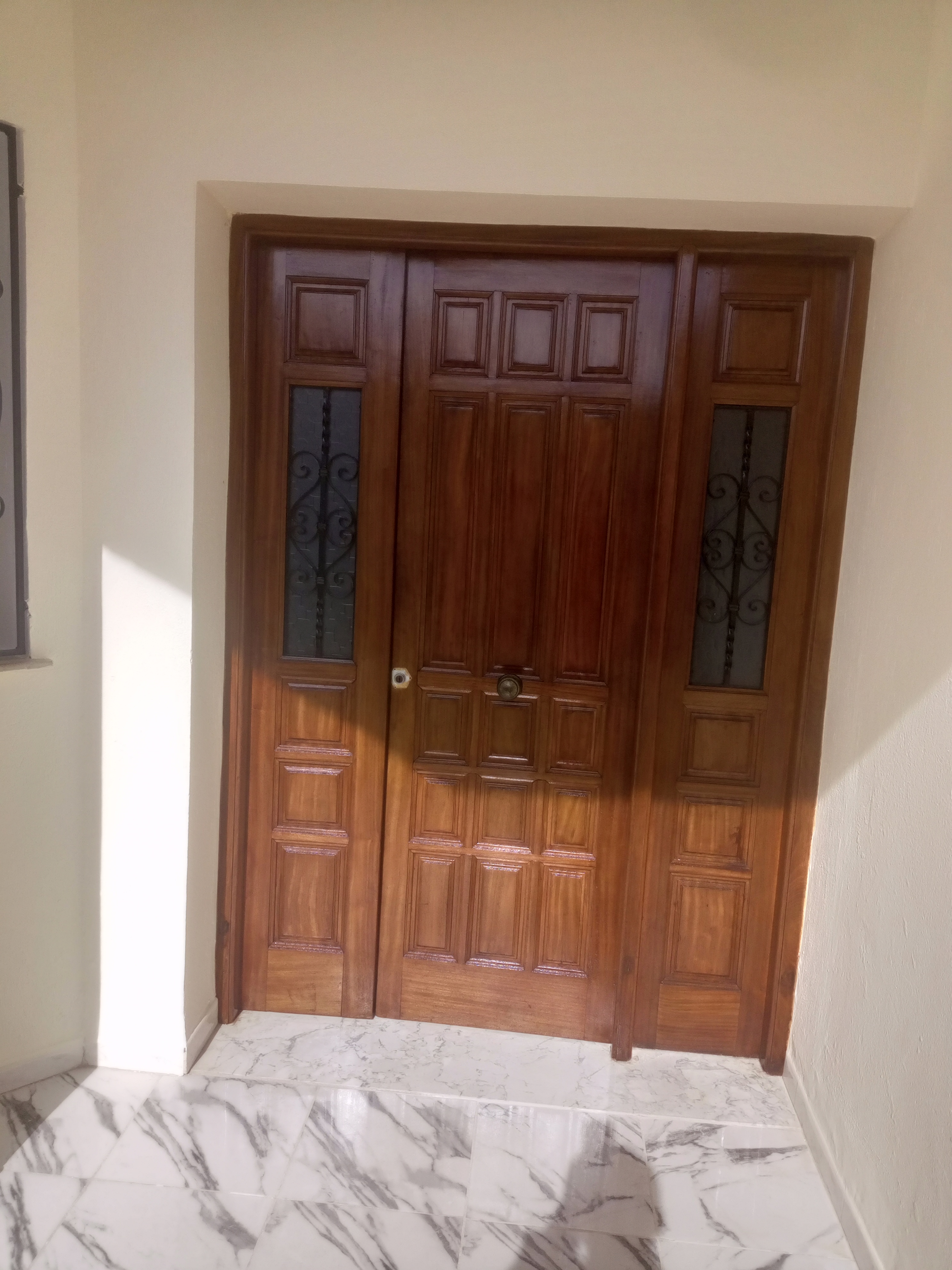 Rades Rades Meliane Location Appart. 5 pices+ Etage de villa