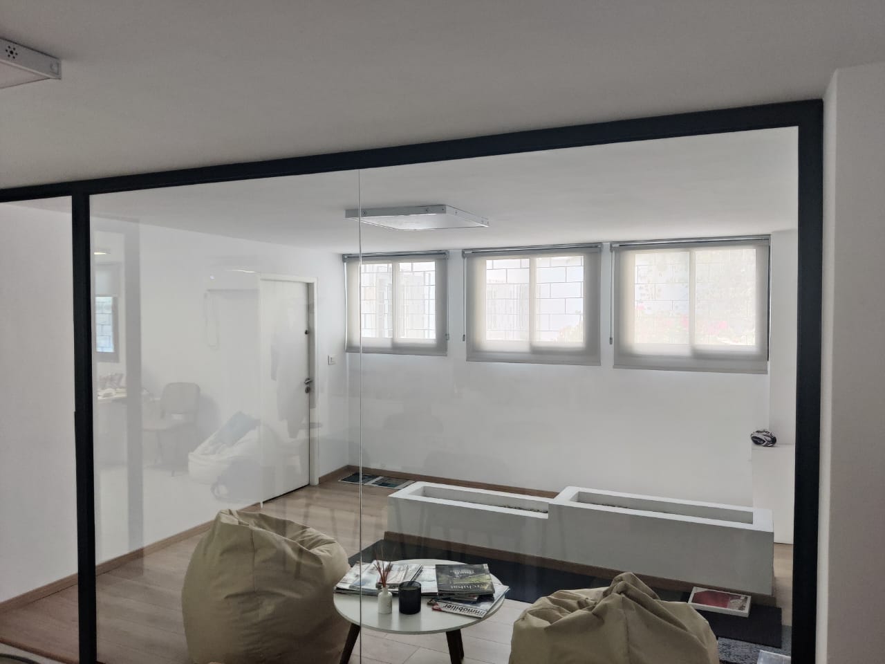 Bab Bhar Hedi Chaker Bureaux & Commerces Fond de Commerce Local  usage bureautique  lafayette de 340m2