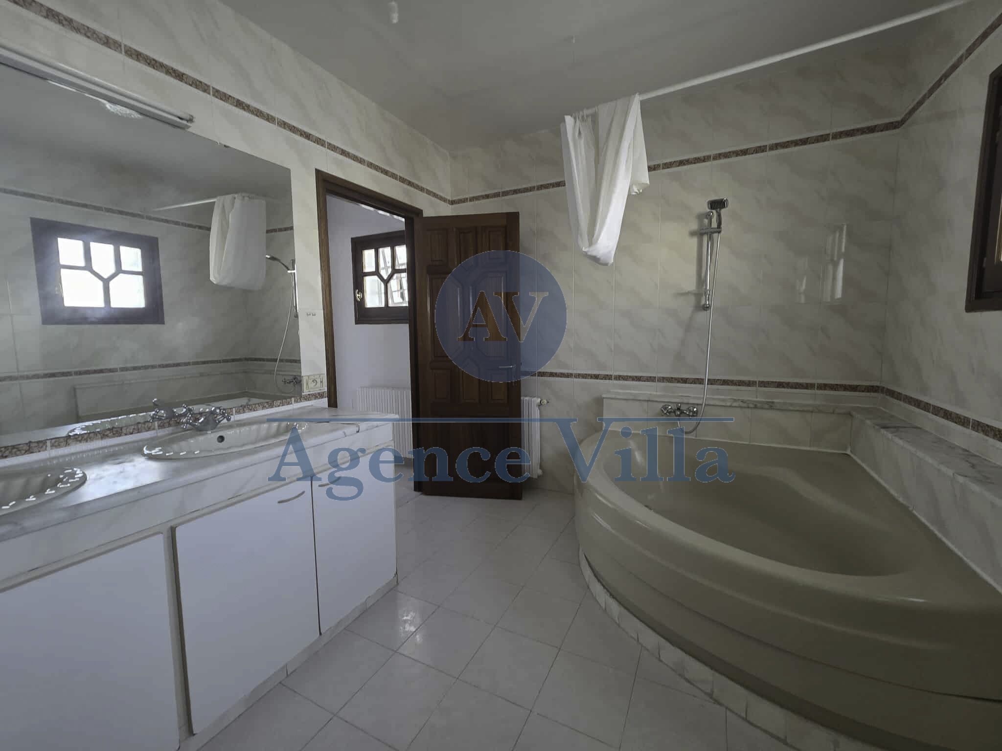 La Marsa Gammart Location Maisons Une villa  gammarth vue mer avec piscine