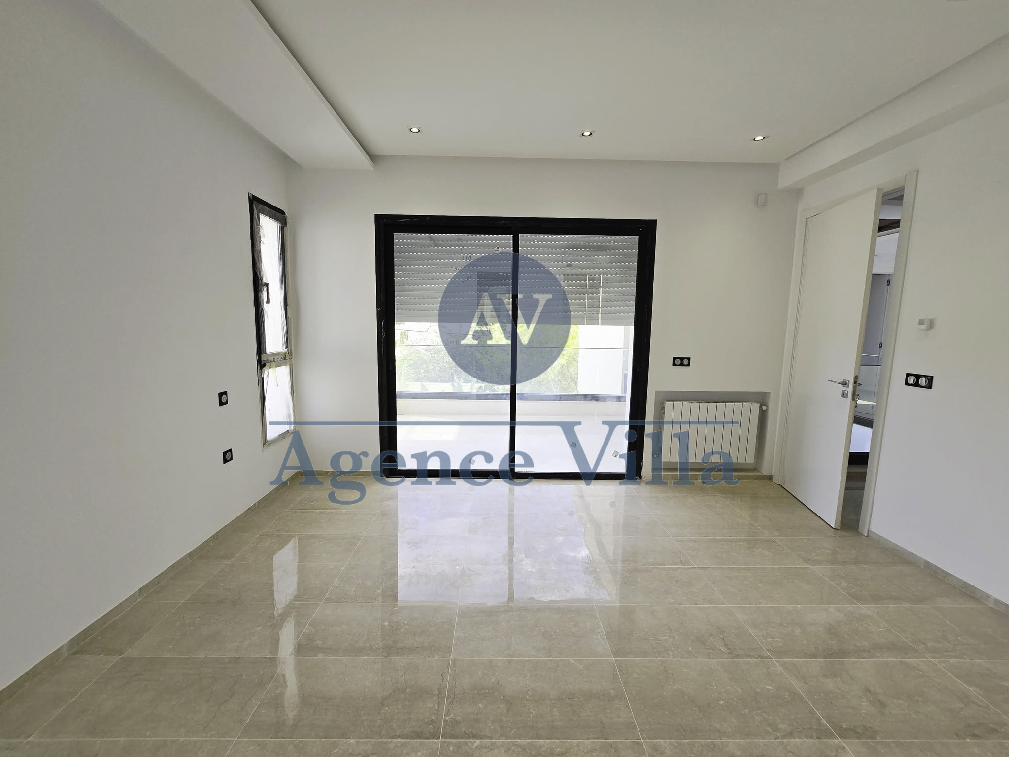 La Soukra La Soukra Vente Maisons Une superbe villa s5  la soukra