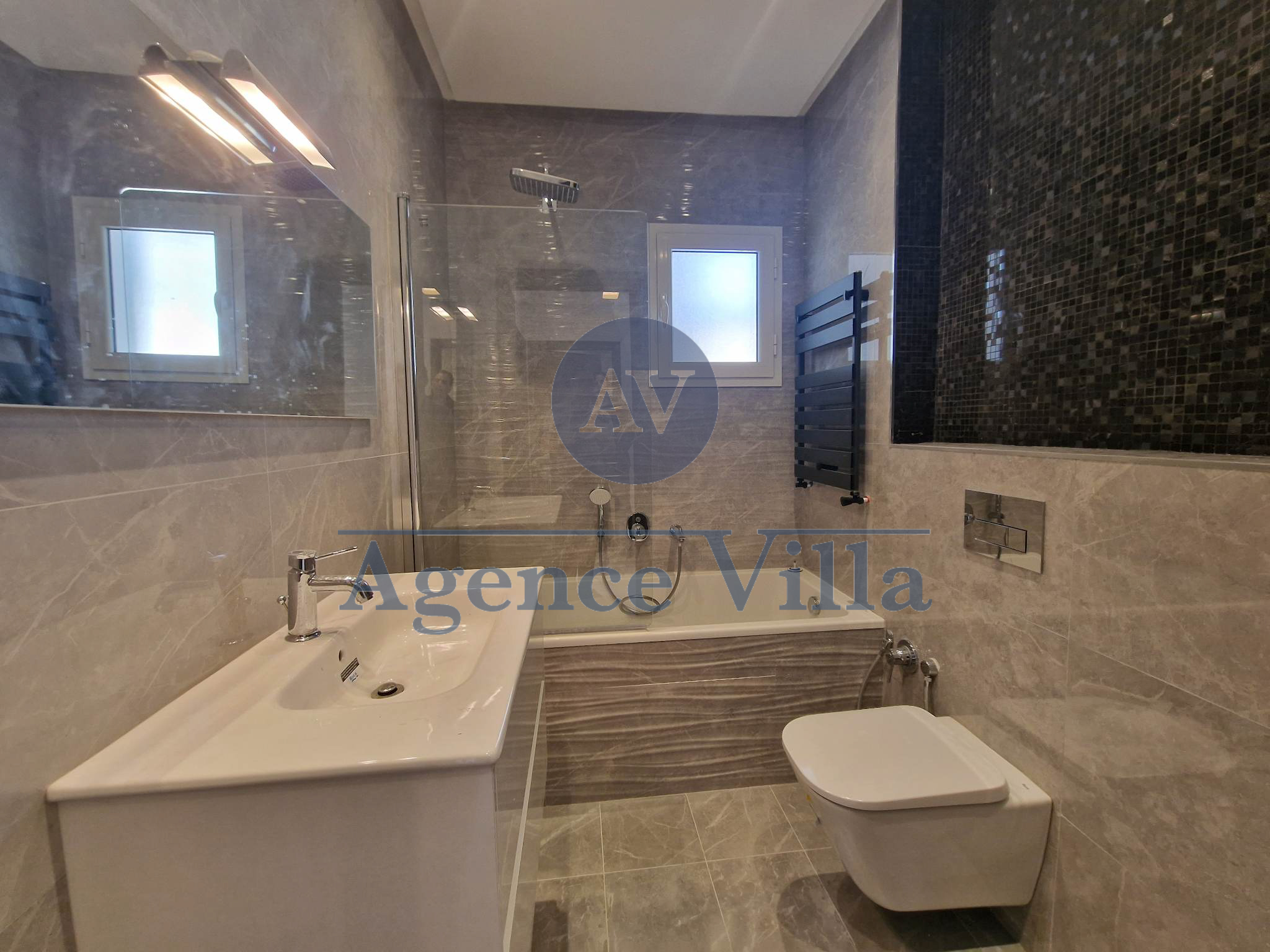 Ariana Ville El Menzah 7 Location Appart. 5 pices+ Un appartement s4  el menzah7