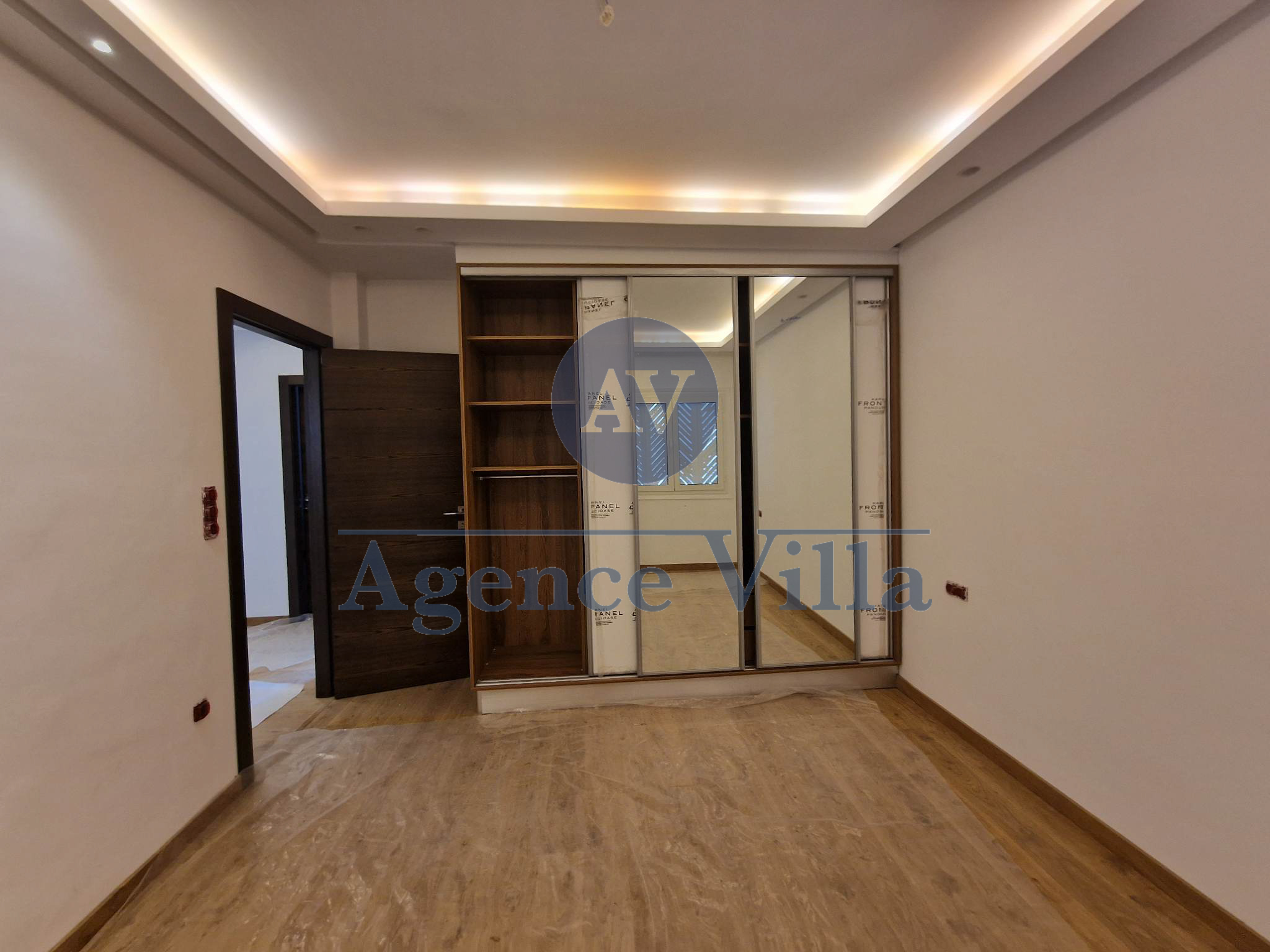 Ariana Ville El Menzah 7 Location Appart. 5 pices+ Un appartement s4  el menzah7