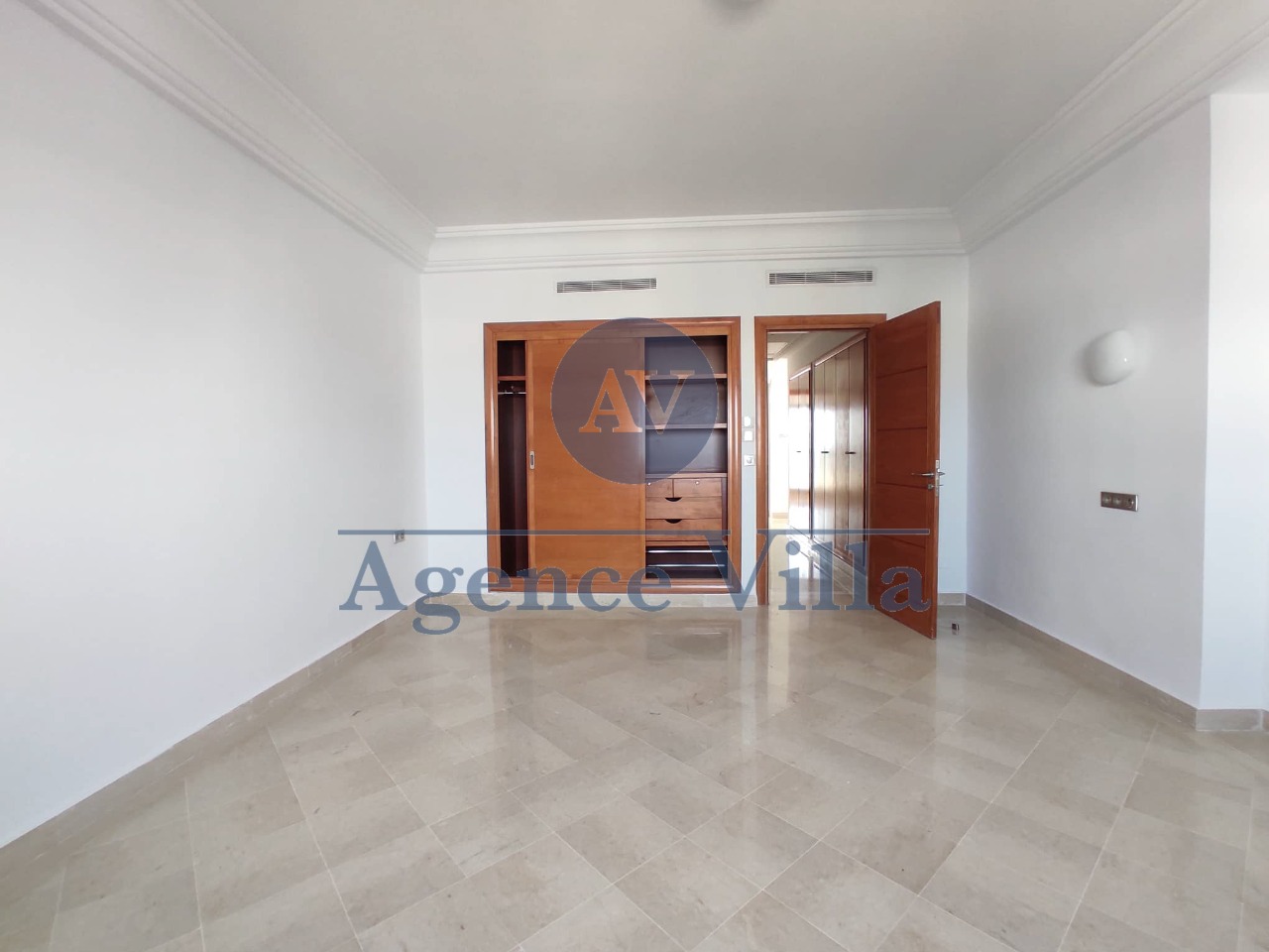 La Marsa Berge Du Lac Location Duplex Un duplex s4 aux lac2