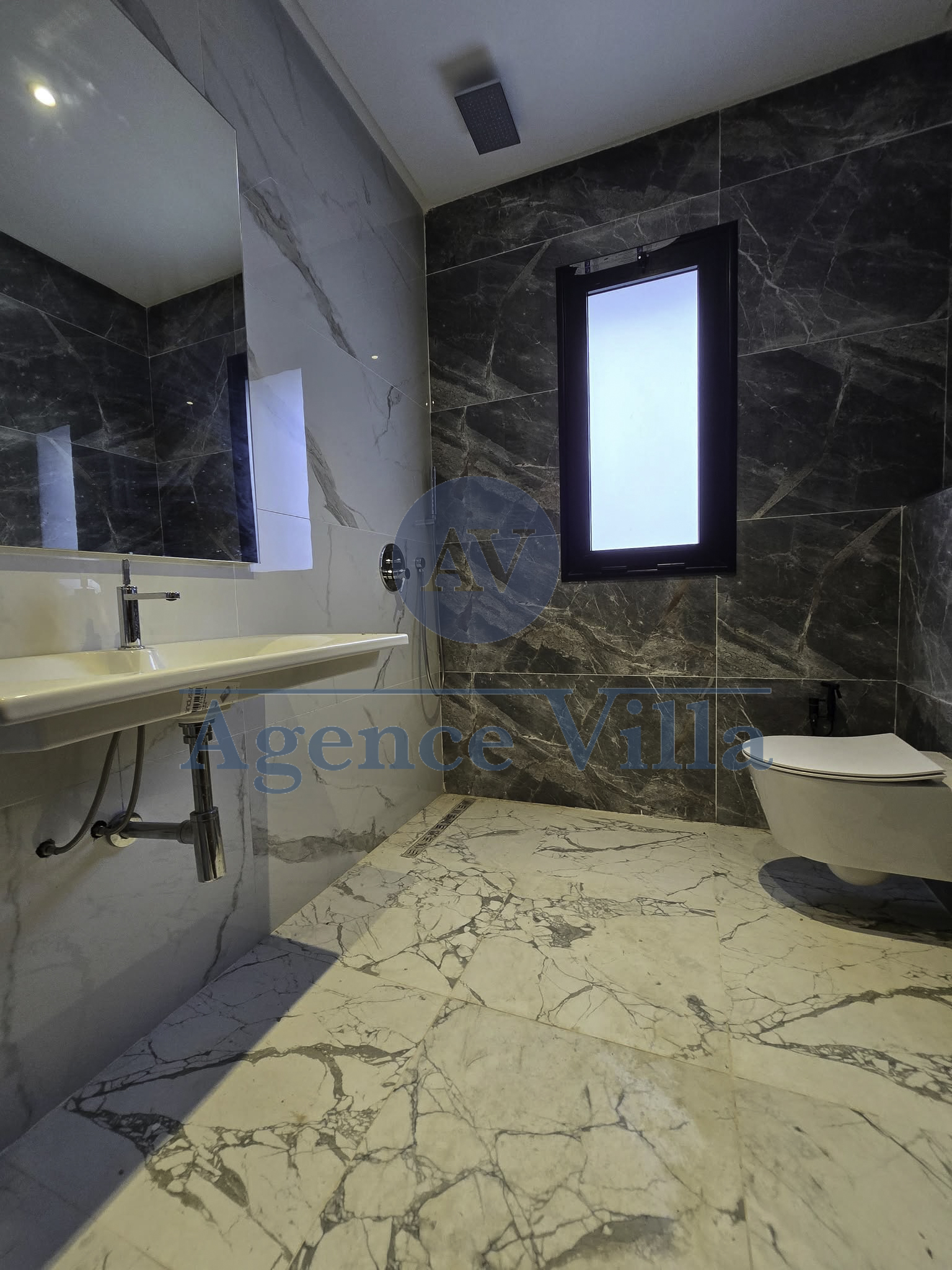 La Soukra Chotrana 2 Location Maisons Une grande villa s4  la soukra