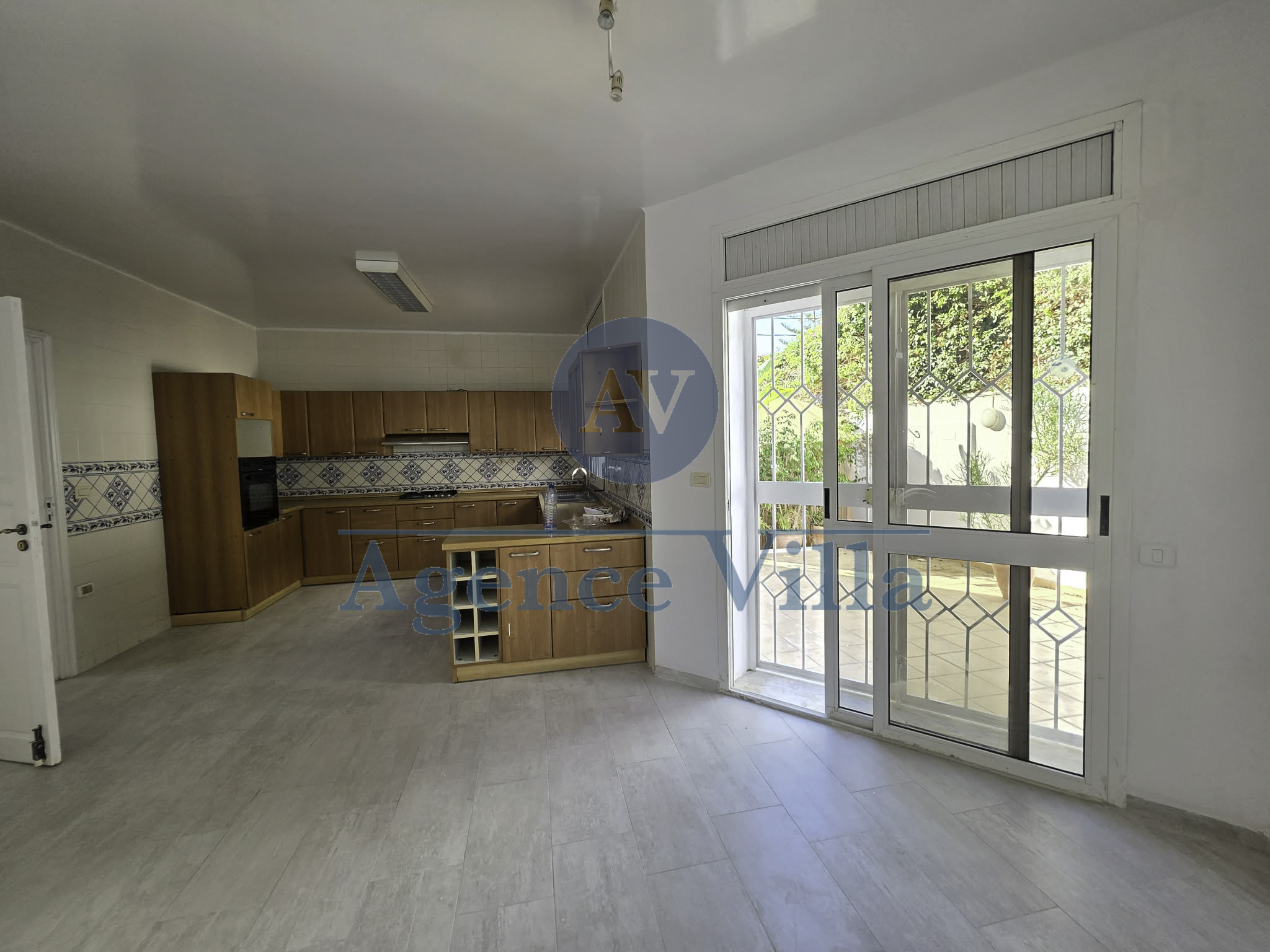 La Marsa Gammart Location Maisons Une villa s6  gammarth avec piscine