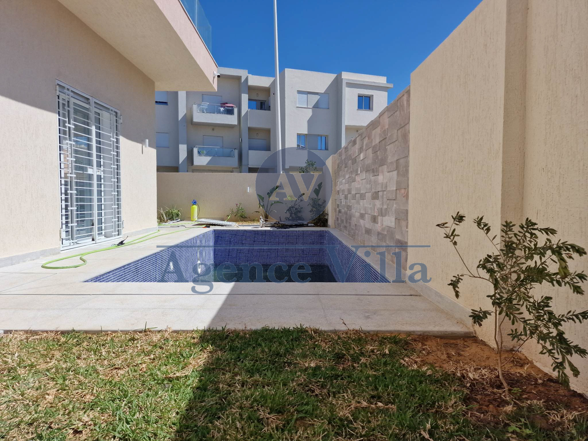 La Soukra Chotrana 1 Location Duplex Une villa  chotrana1 avec piscine