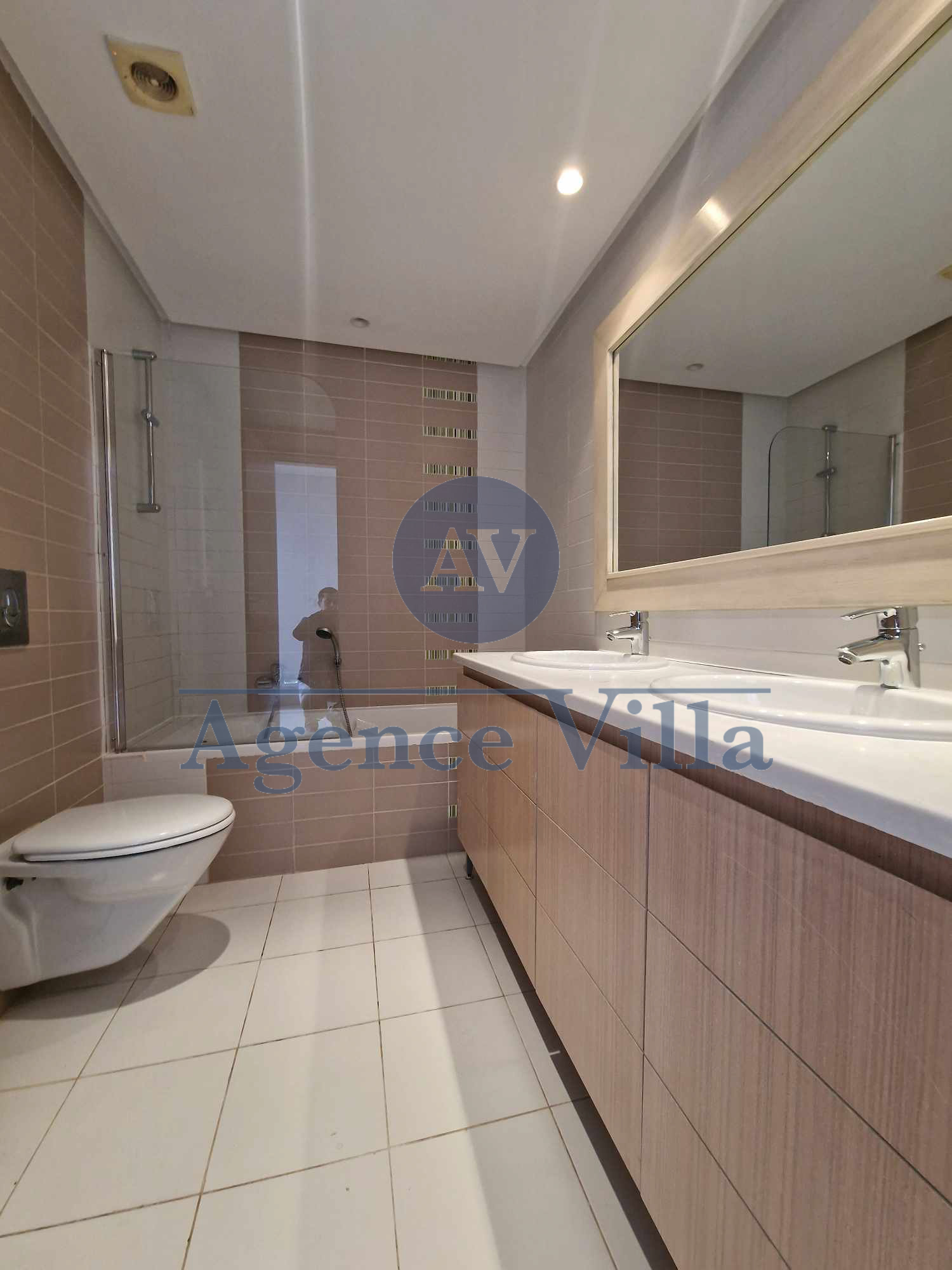 La Marsa Gammart Location Maisons Une villa s4  gammarth avec piscine et jardin