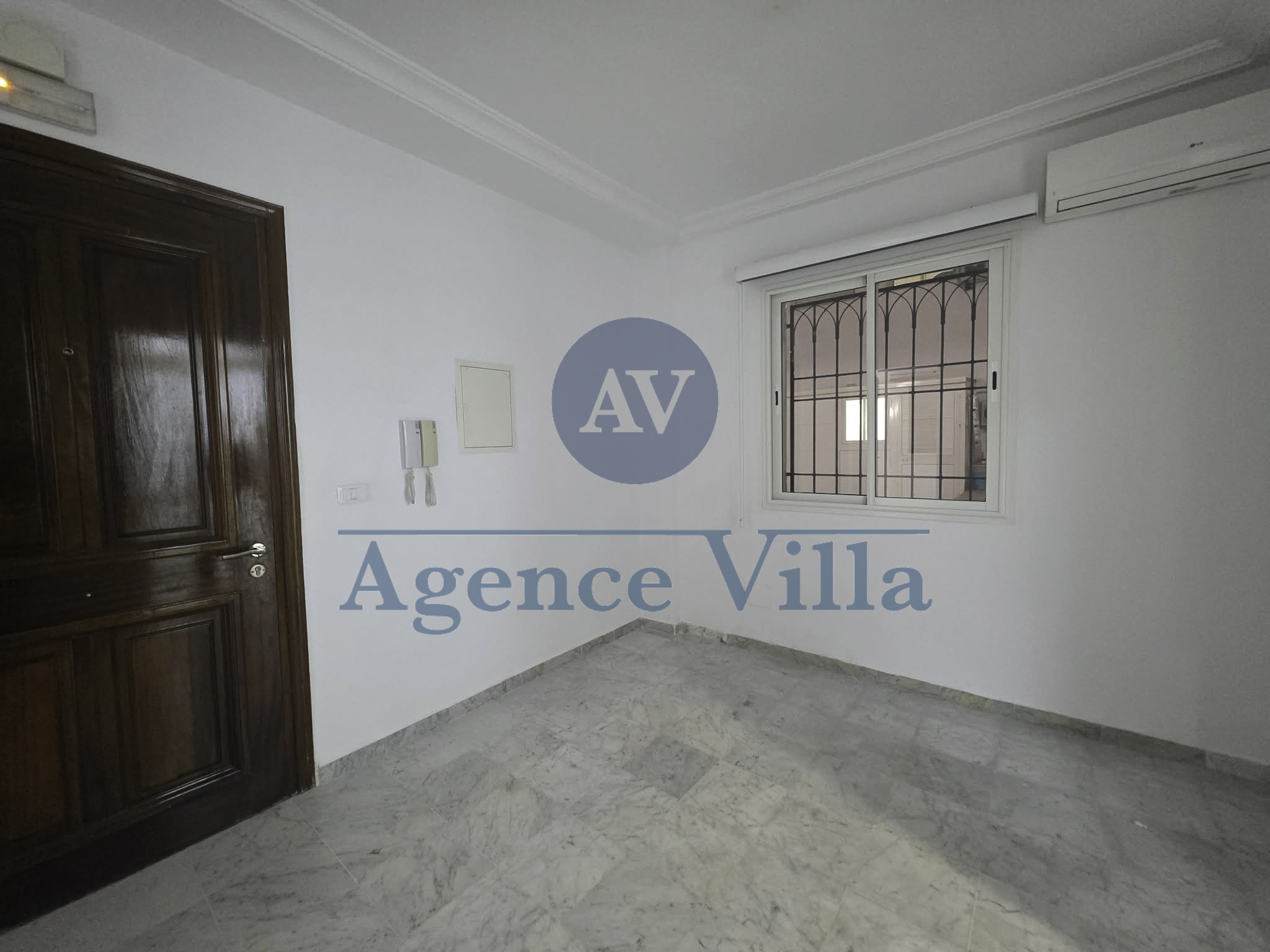 Ariana Ville Cite Ennasr 1 Bureaux & Commerces Bureau Bureau  ennasr