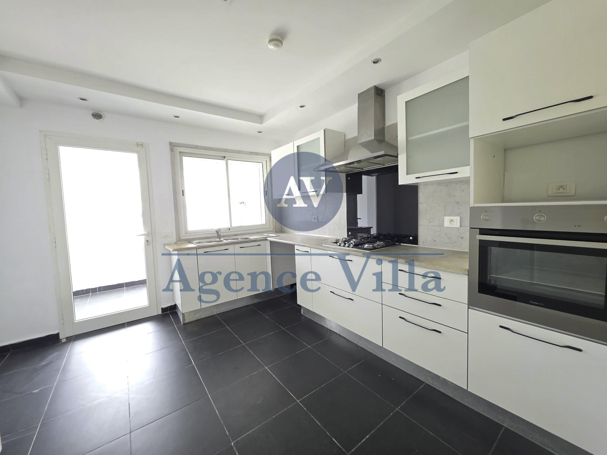 La Marsa Marsa Safsaf Location Appart. 4 pices Appartement s3 avec vue mer  la marsa