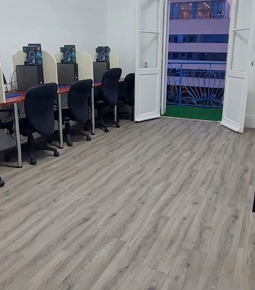 Bab Bhar Bab Bhar Bureaux & Commerces Bureau Grand burau av habib bourguiba  tunis