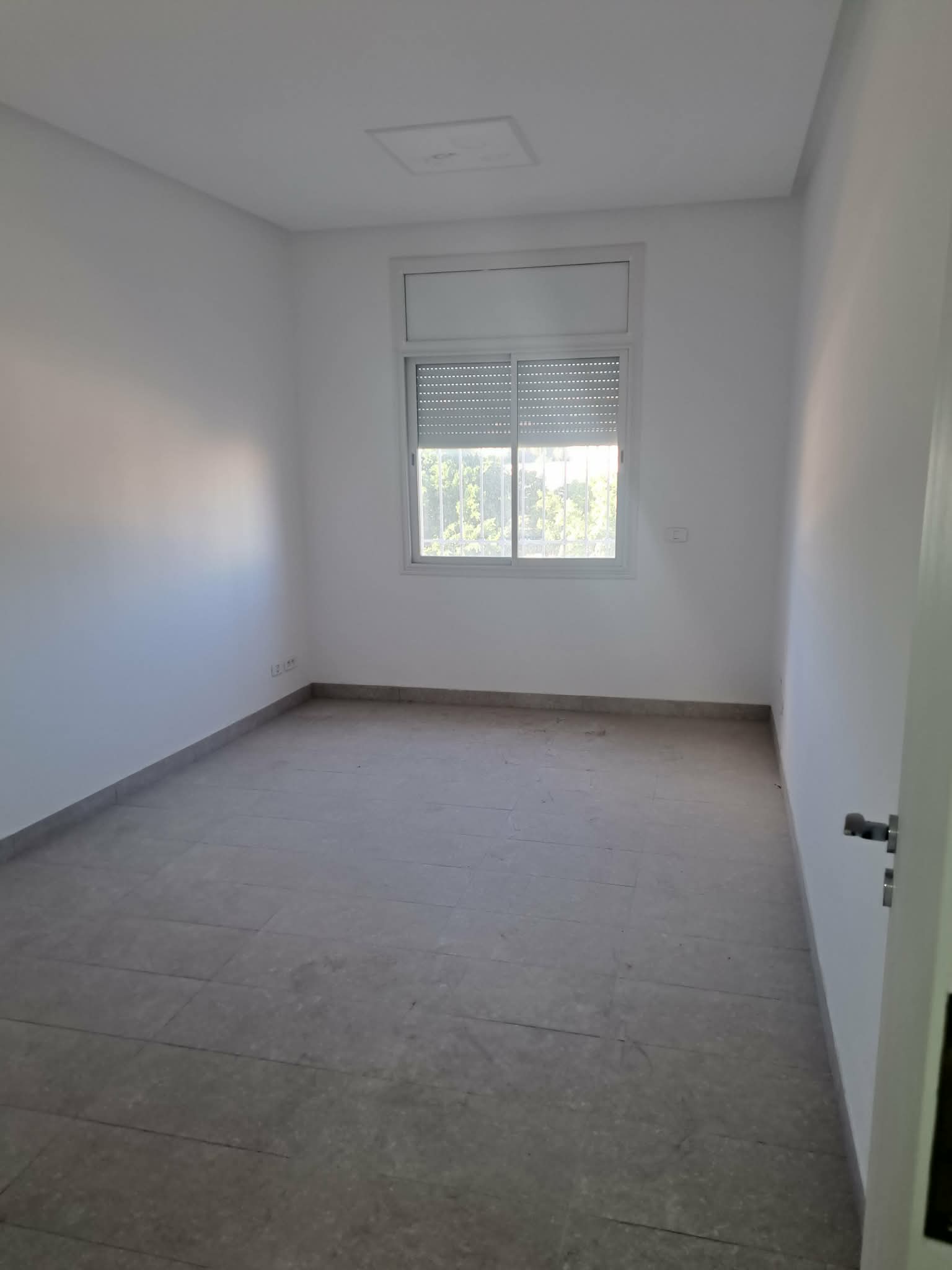 Ariana Ville Riadh Landlous Vente Autre Local sur la route principal r andalouss