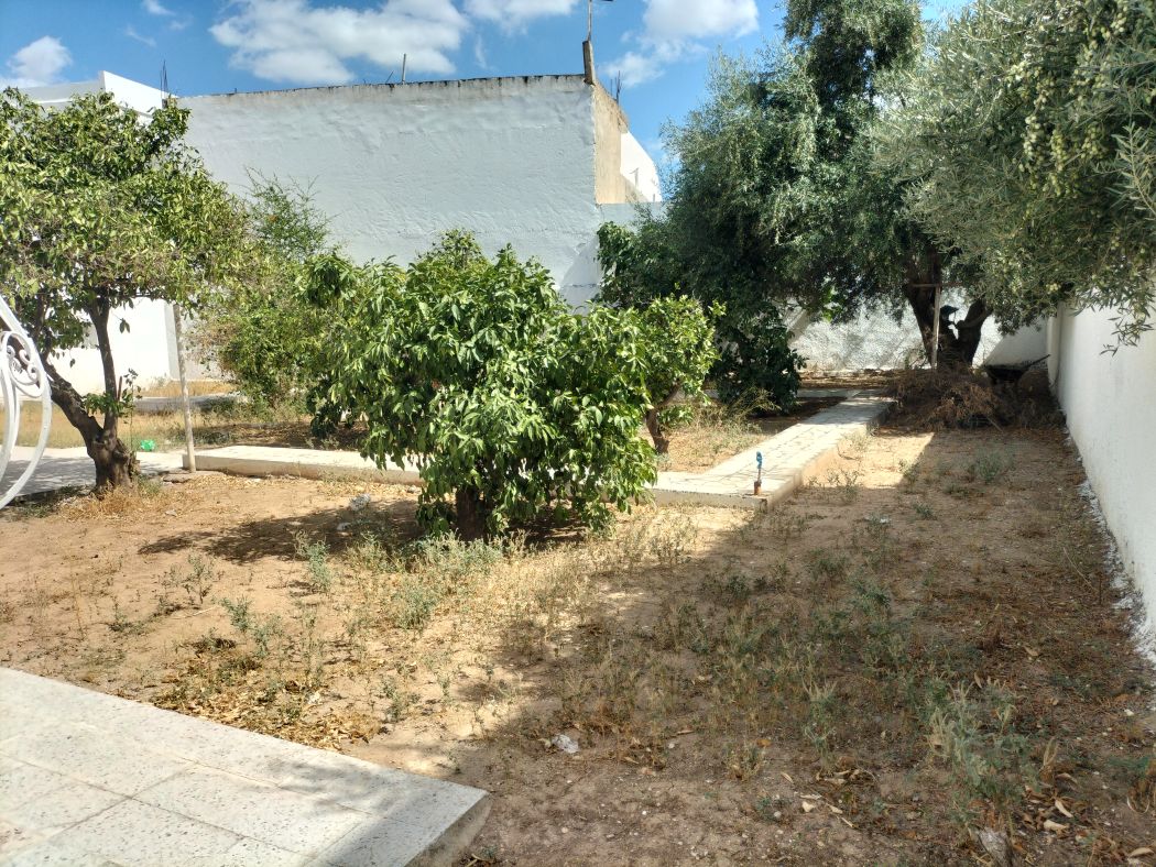 Mannouba Denden Vente Maisons Villa de bon standing sur deux nv indpendants