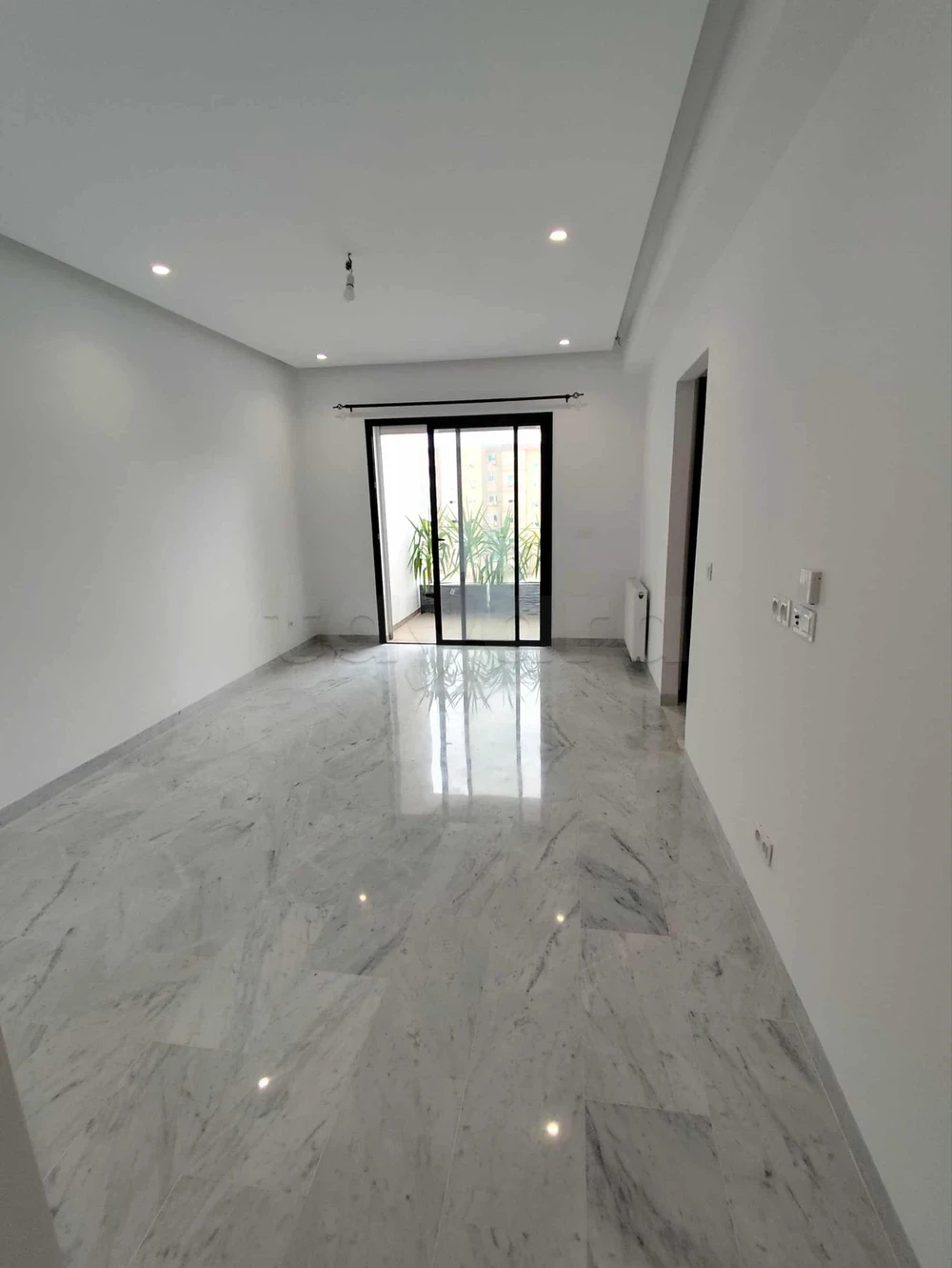 La Soukra La Soukra Location Appart. 2 pices S2 nouvelle soukra jamais habit