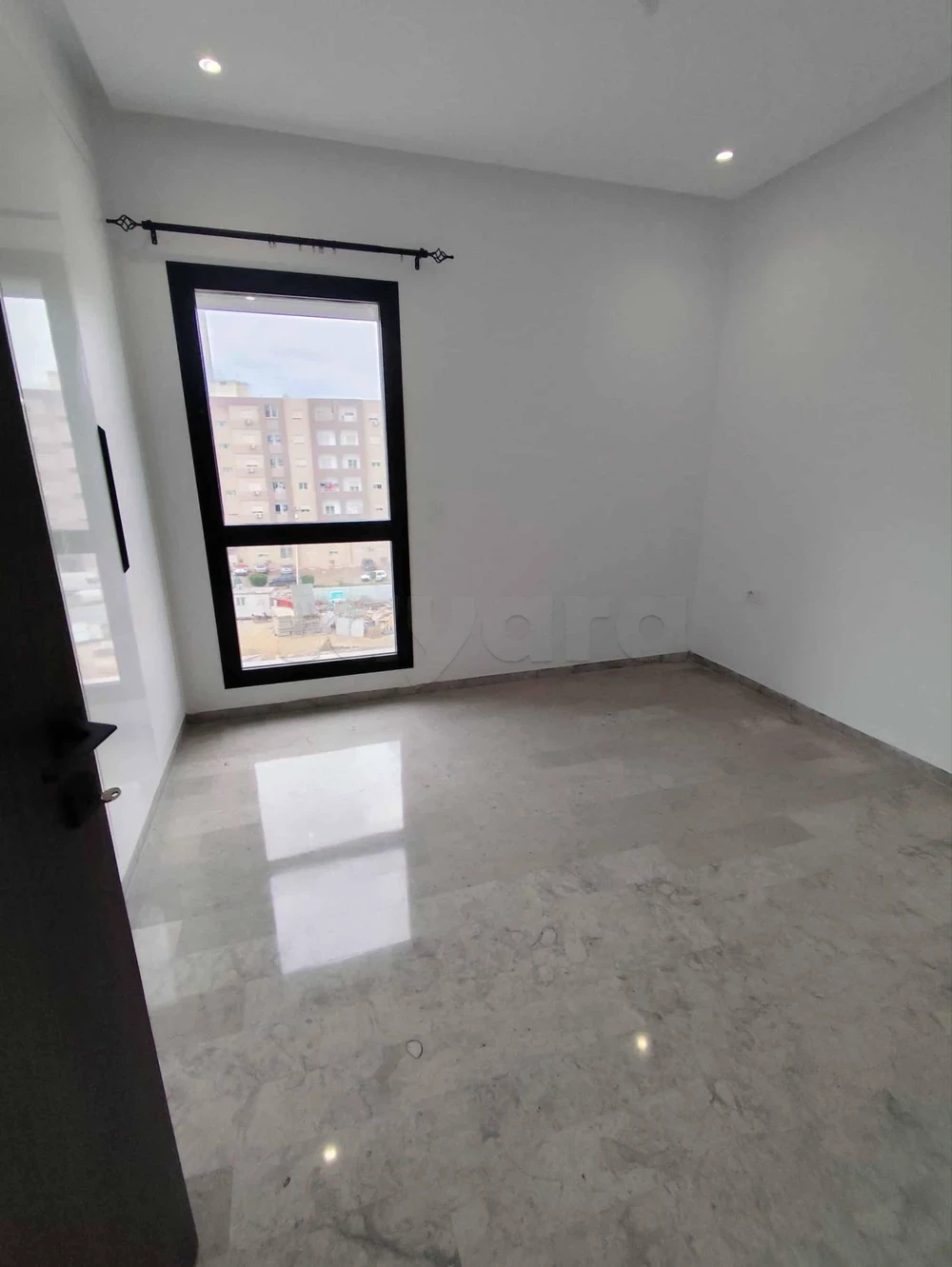 La Soukra La Soukra Location Appart. 2 pices S2 nouvelle soukra jamais habit