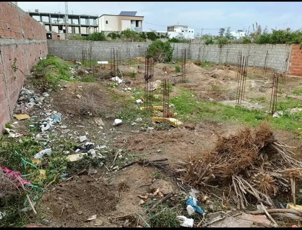 La Soukra La Soukra Terrain Terrain nu Terrain  la soukra val