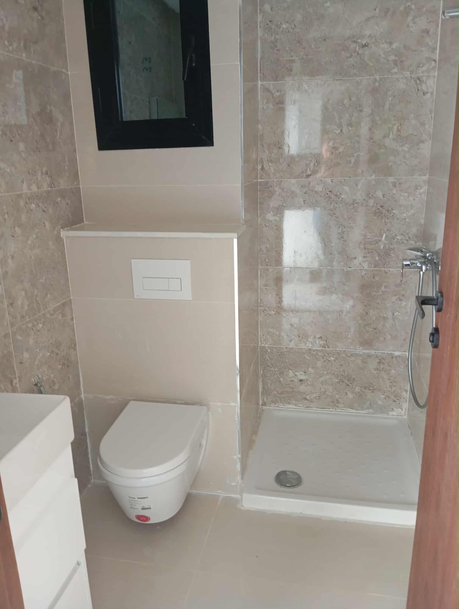 La Marsa El Aouina Vente Appart. 2 pices Apprt  s0   lwahat