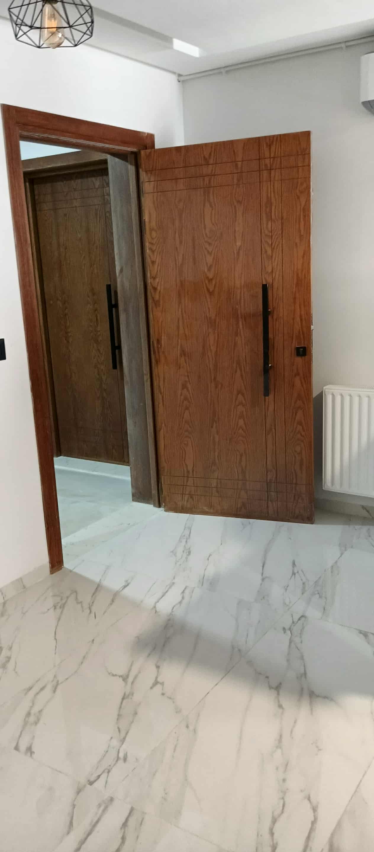 La Marsa El Aouina Vente Appart. 2 pices Appartement  s plus 1   cit  el wahat