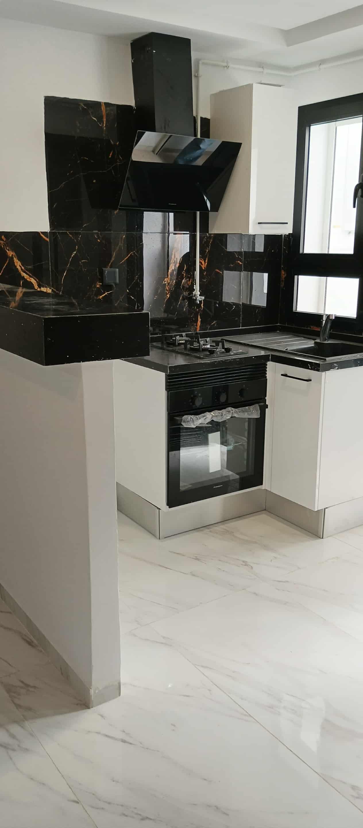 La Marsa El Aouina Vente Appart. 2 pices Appartement  s plus 1   cit  el wahat