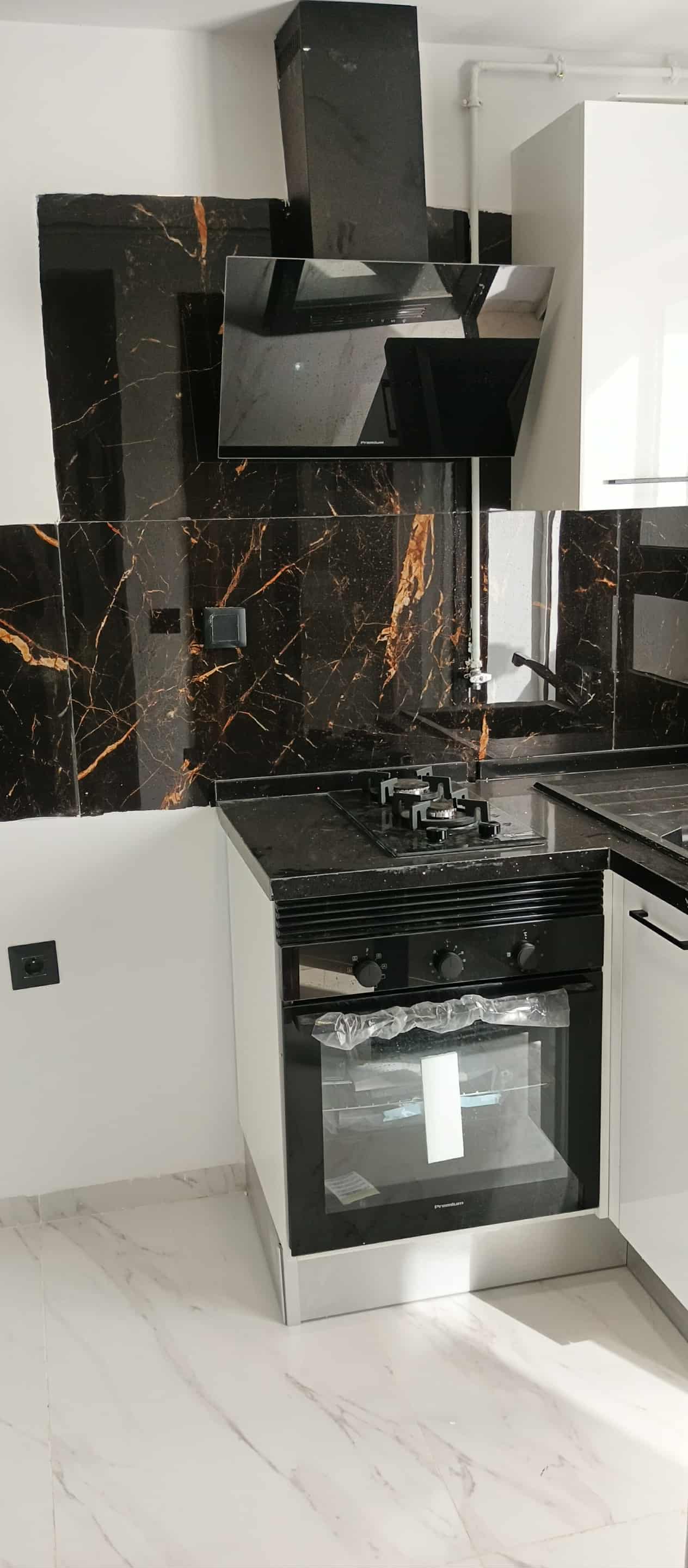 La Marsa El Aouina Vente Appart. 2 pices Appartement  s plus 1   cit  el wahat