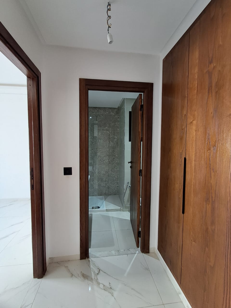 La Marsa El Aouina Location Appart. 2 pices Apprt s1  lwahat  prs carfour markat