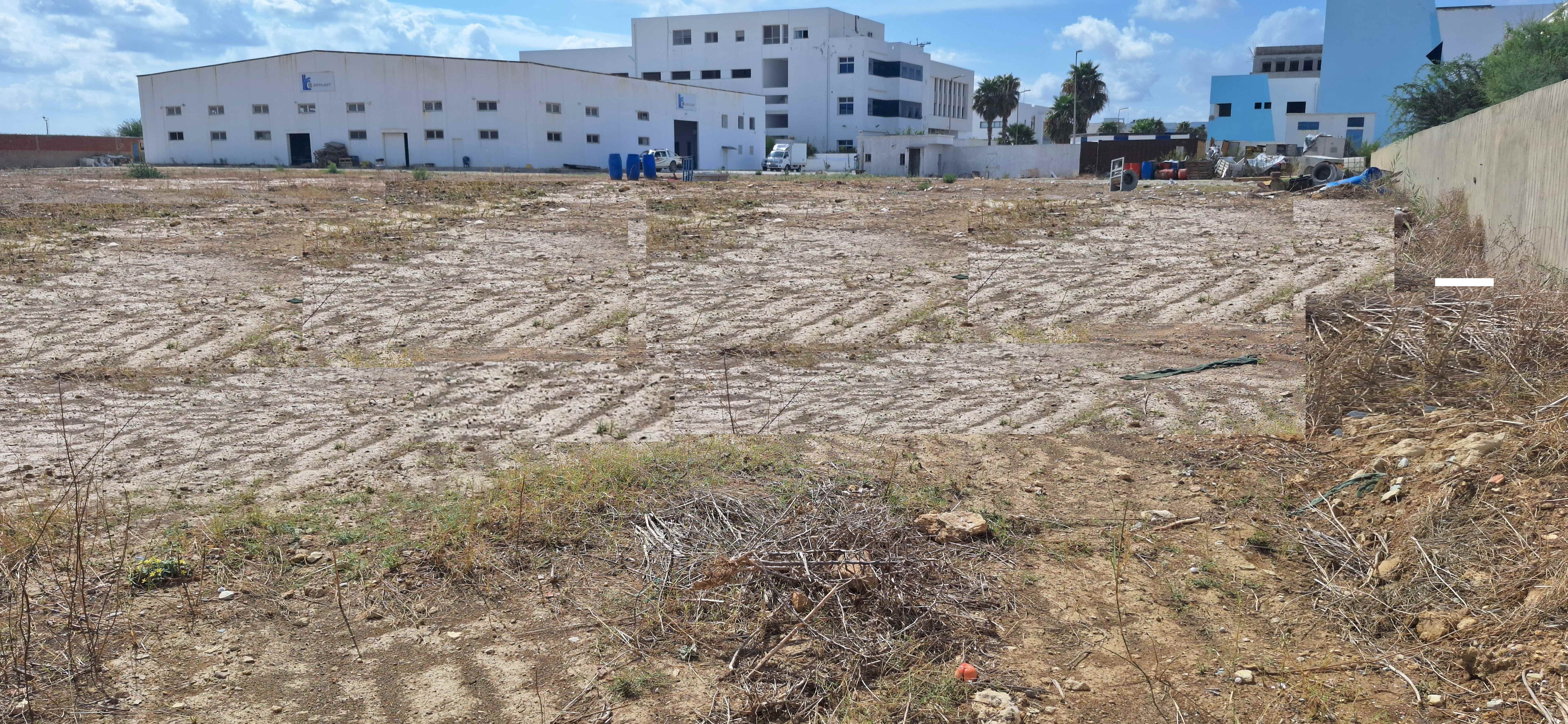 La Soukra Chotrana 1 Vente Surfaces Terrain de 8000 m2   z ind de chotrana