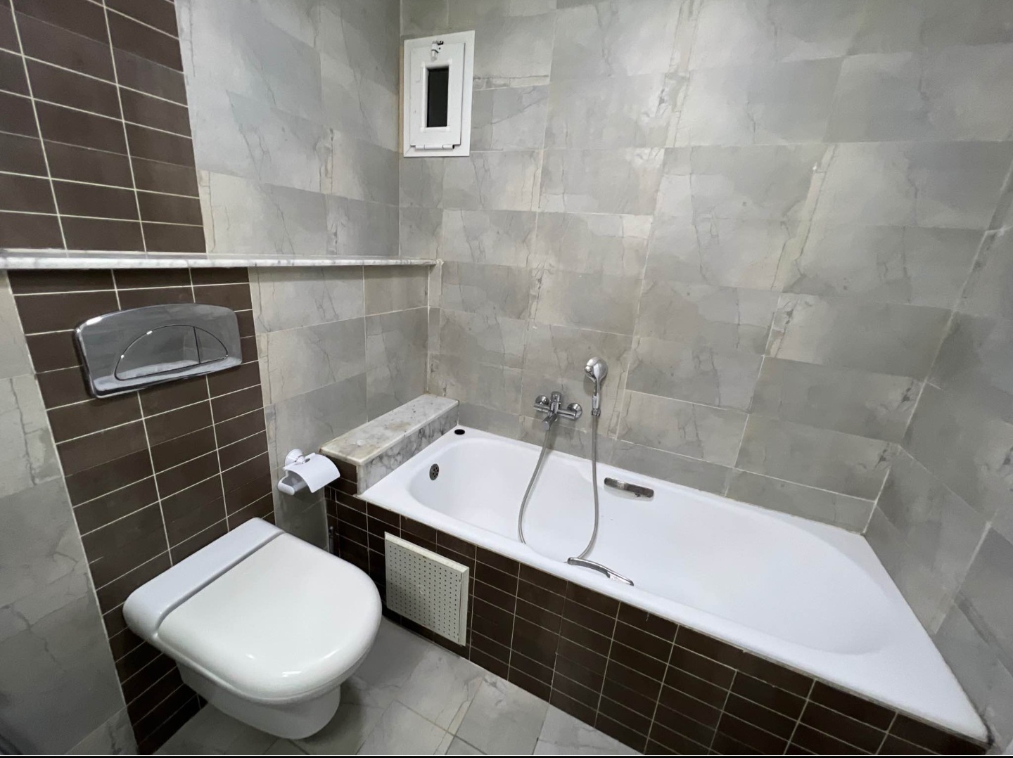 Mnihla Jardins d'el Menzah Location Appart. 4 pices S3  jardin manzah