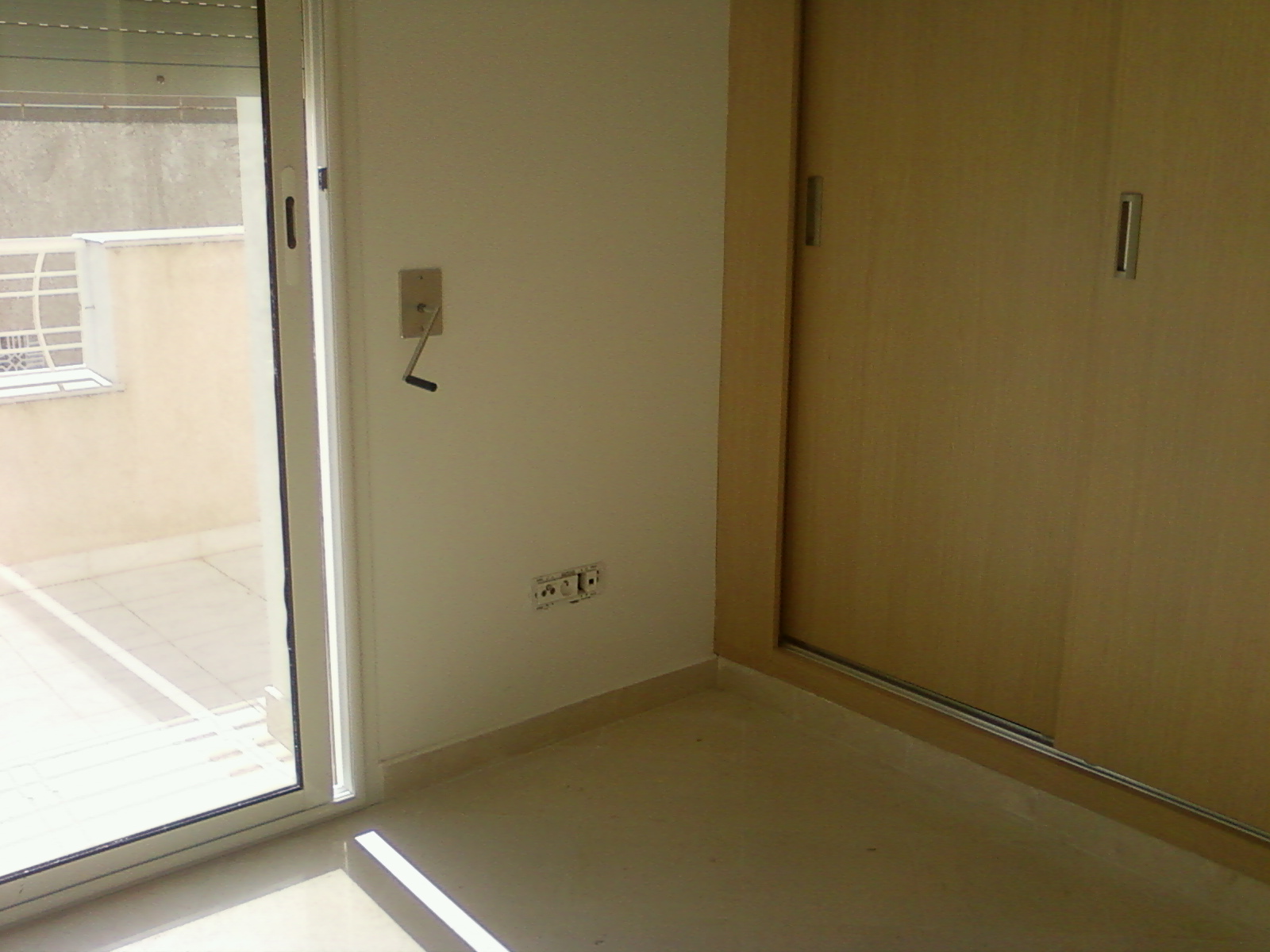 Ain Zaghouan Ain Zaghouan Location Appart. 3 pices S2  hst spacieux ain zaghouan nord