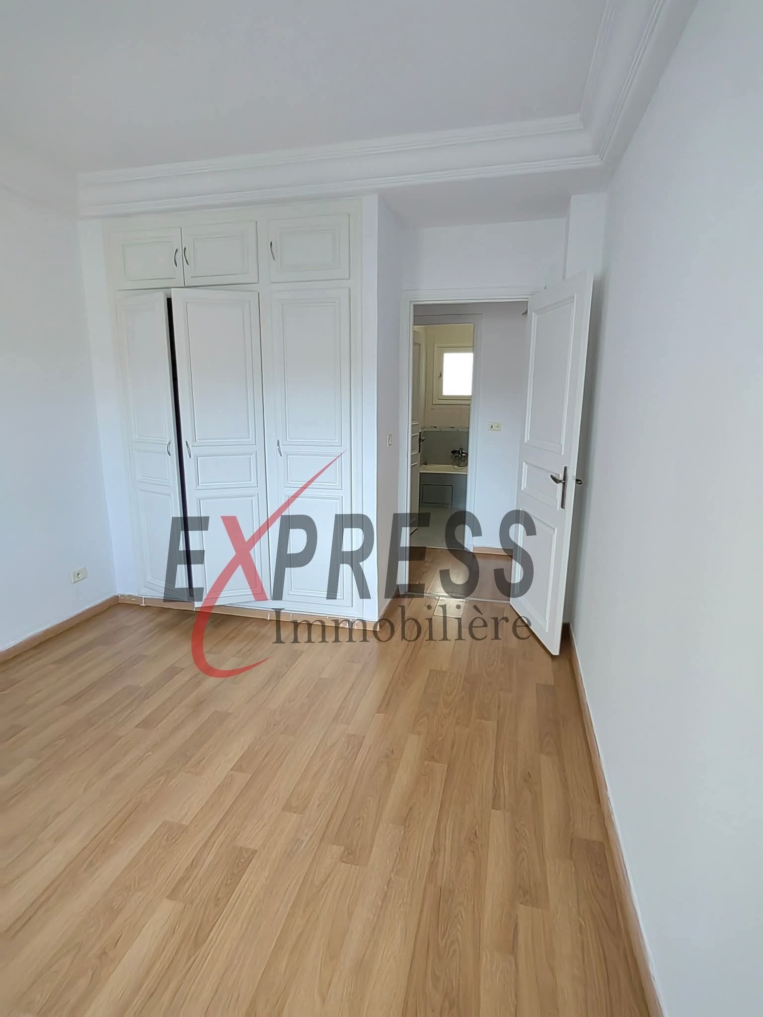 Ariana Ville Riadh Landlous Location Appart. 4 pices Un appartement s3 avec place de parking  ref 33