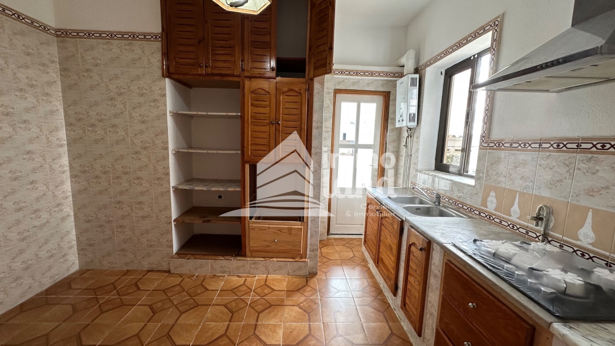 La Marsa Cite Du Stade Location Appart. 3 pices Appartement s2 au 1er tage  la marsa