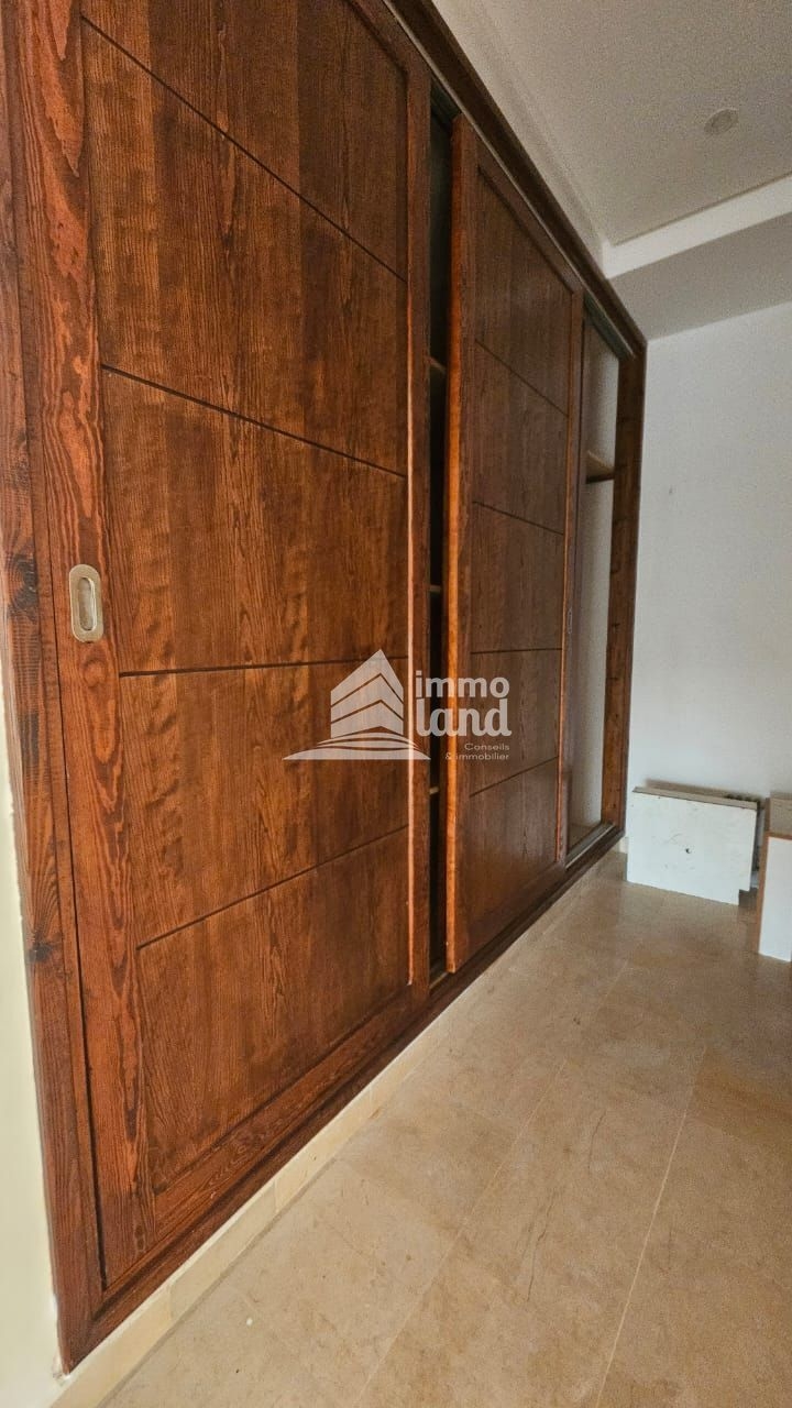 La Soukra Chotrana 3 Location Maisons Villa s5 sur 2 niveaux avec jardin  la soukra