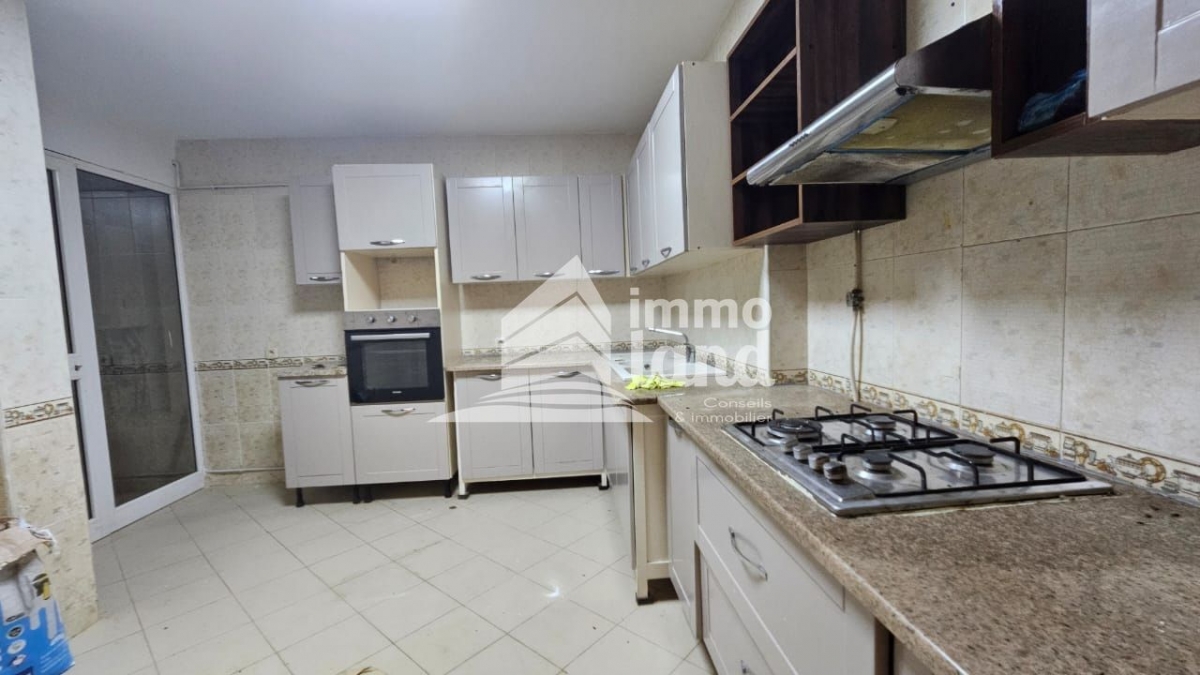 La Soukra Chotrana 3 Location Maisons Villa s5 sur 2 niveaux avec jardin  la soukra