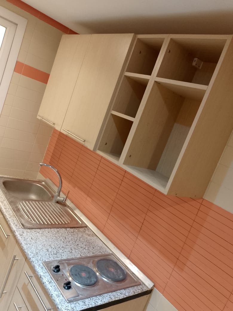 Ariana Ville Borj El Baccouche Location Appart. 4 pices Bureau hall et 4 pieces