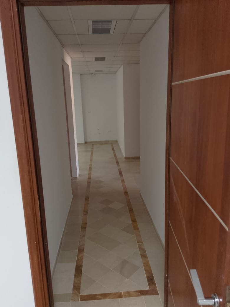 Ariana Ville Borj El Baccouche Location Appart. 4 pices Bureau hall et 4 pieces