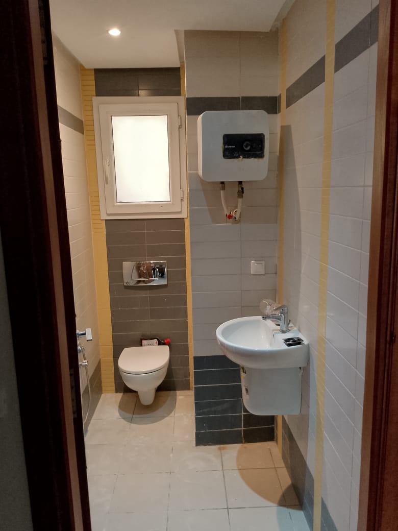 Ariana Ville Borj El Baccouche Location Appart. 4 pices Bureau hall et 4 pieces