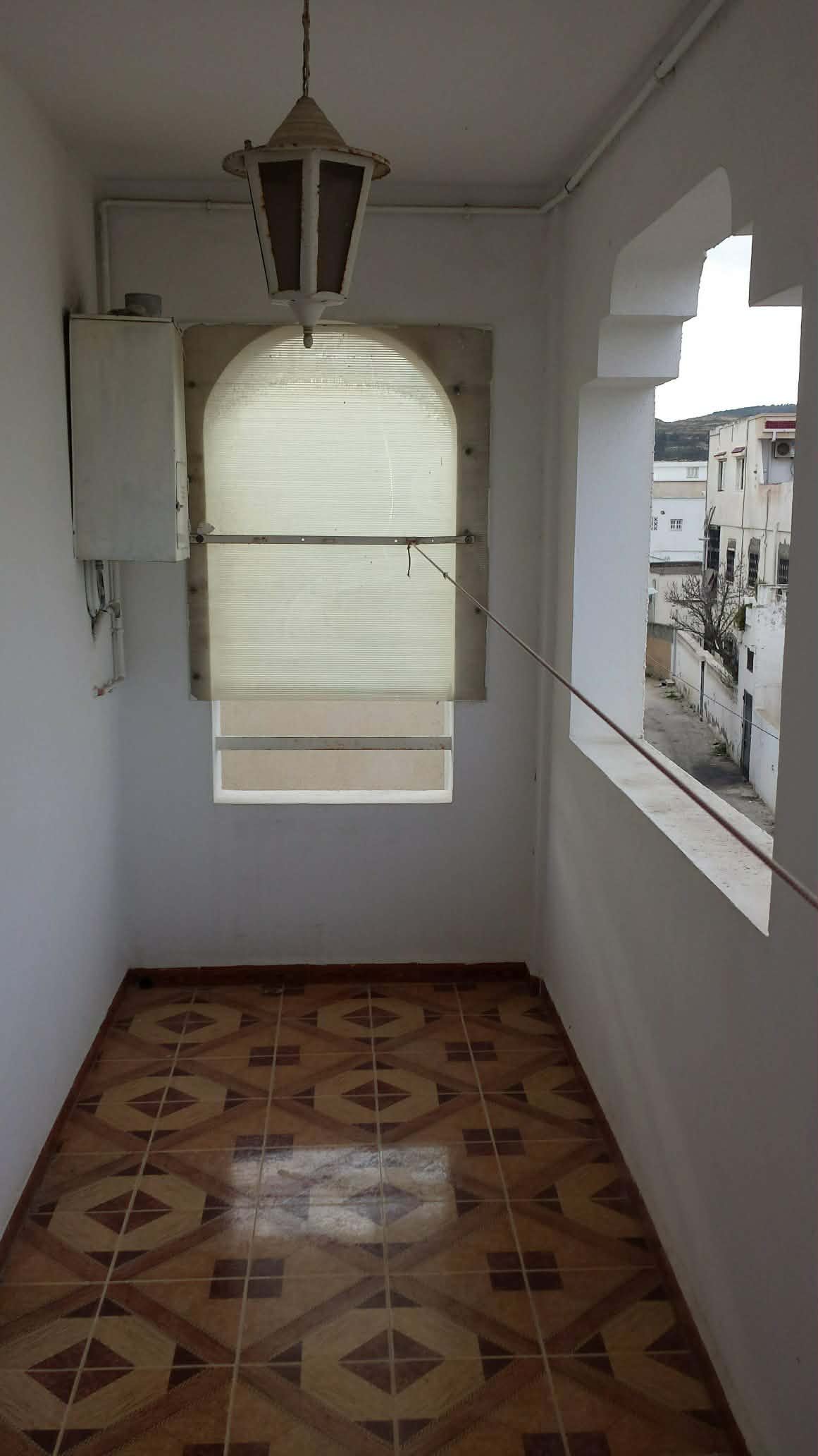 Raoued Cite Ennkhilet Location Appart. 3 pices Un tage de villa pour jeune couple 3 chambres