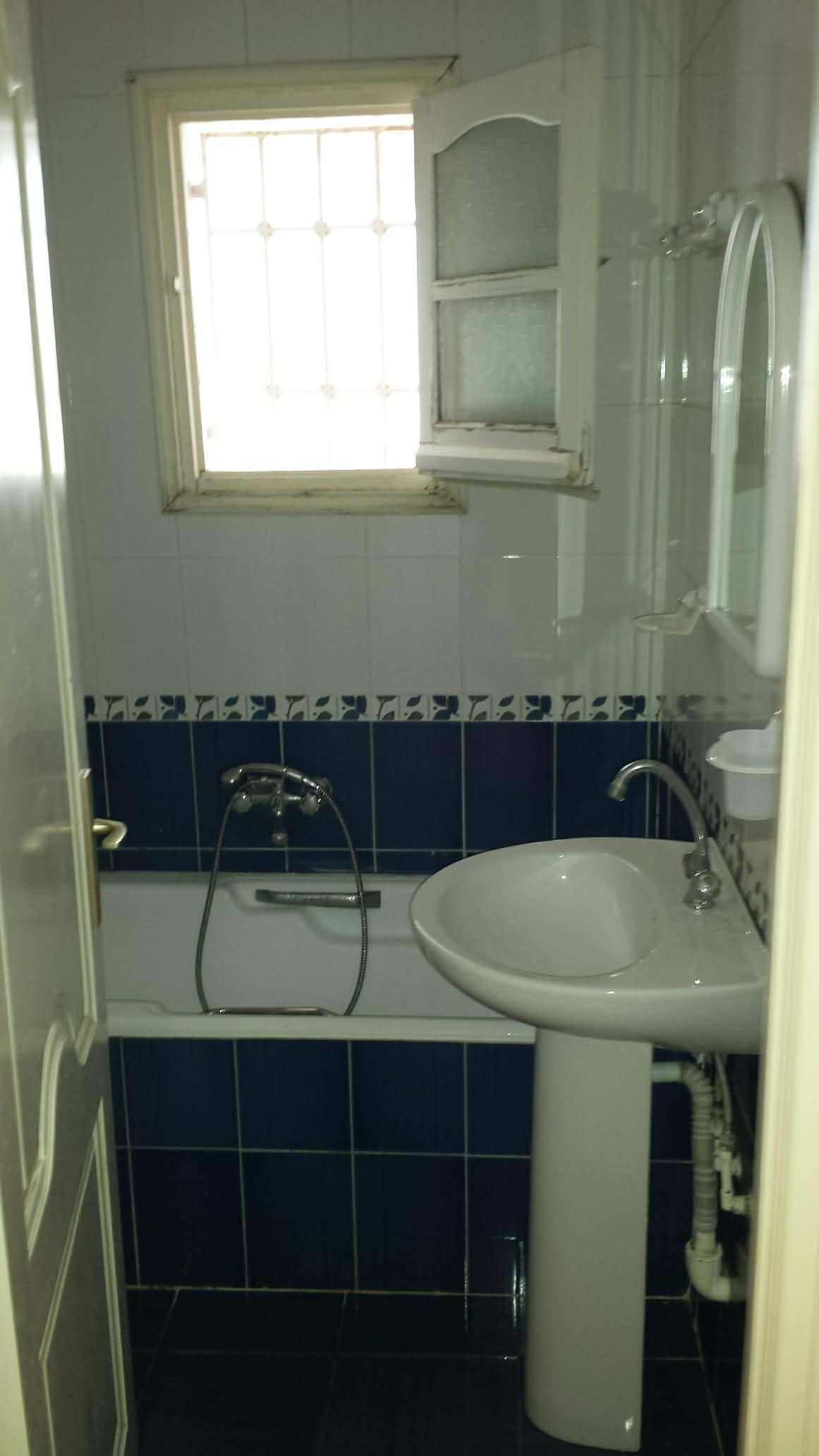 Raoued Cite Ennkhilet Location Appart. 3 pices Un tage de villa pour jeune couple 3 chambres