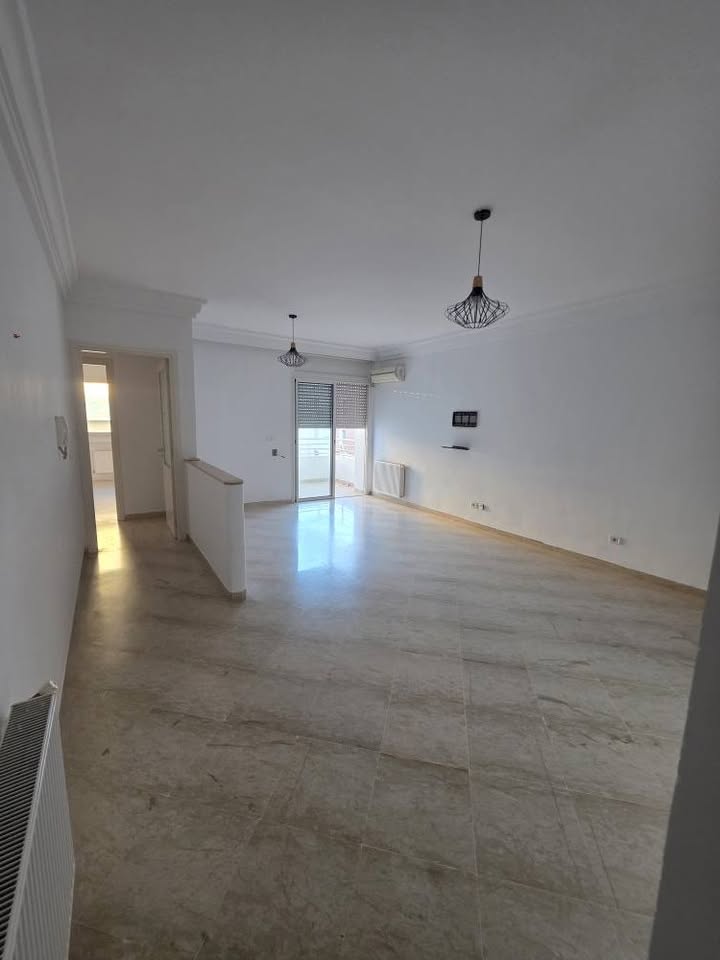 Mnihla&nbsp;Jardins d'el Menzah&nbsp;Location&nbsp;Appart. 5 pi�ces+&nbsp;Spacieux appt s3 aux jardins d'el menzah 2