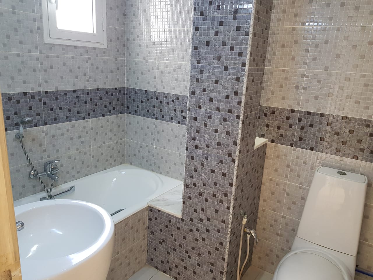 La Soukra La Soukra Location Appart. 3 pices Soukra tage de villa