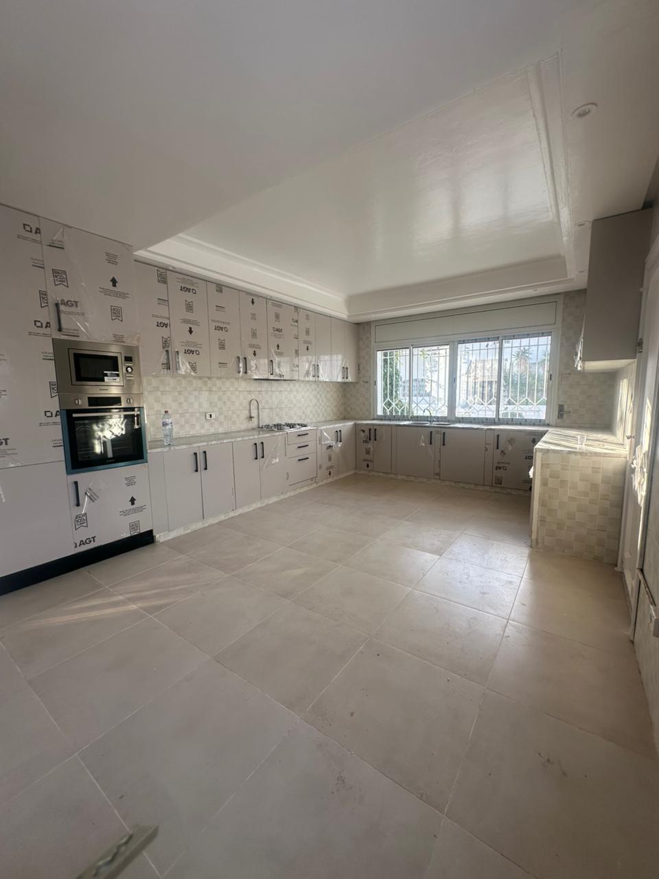 El Menzah El Menzah 9 Location Maisons Villa neuve lux 3niveaux avec jardin