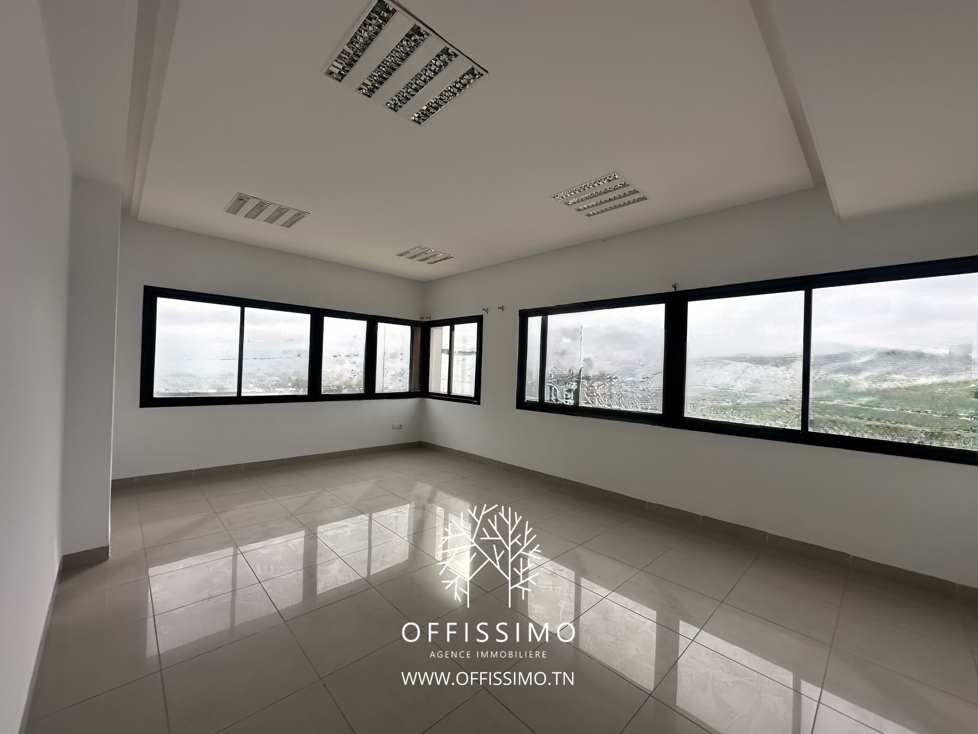 La Marsa&nbsp;Berge Du Lac&nbsp;Location&nbsp;Surfaces&nbsp;Bureau 5 pieces lac 2 haut standing vue d�gager