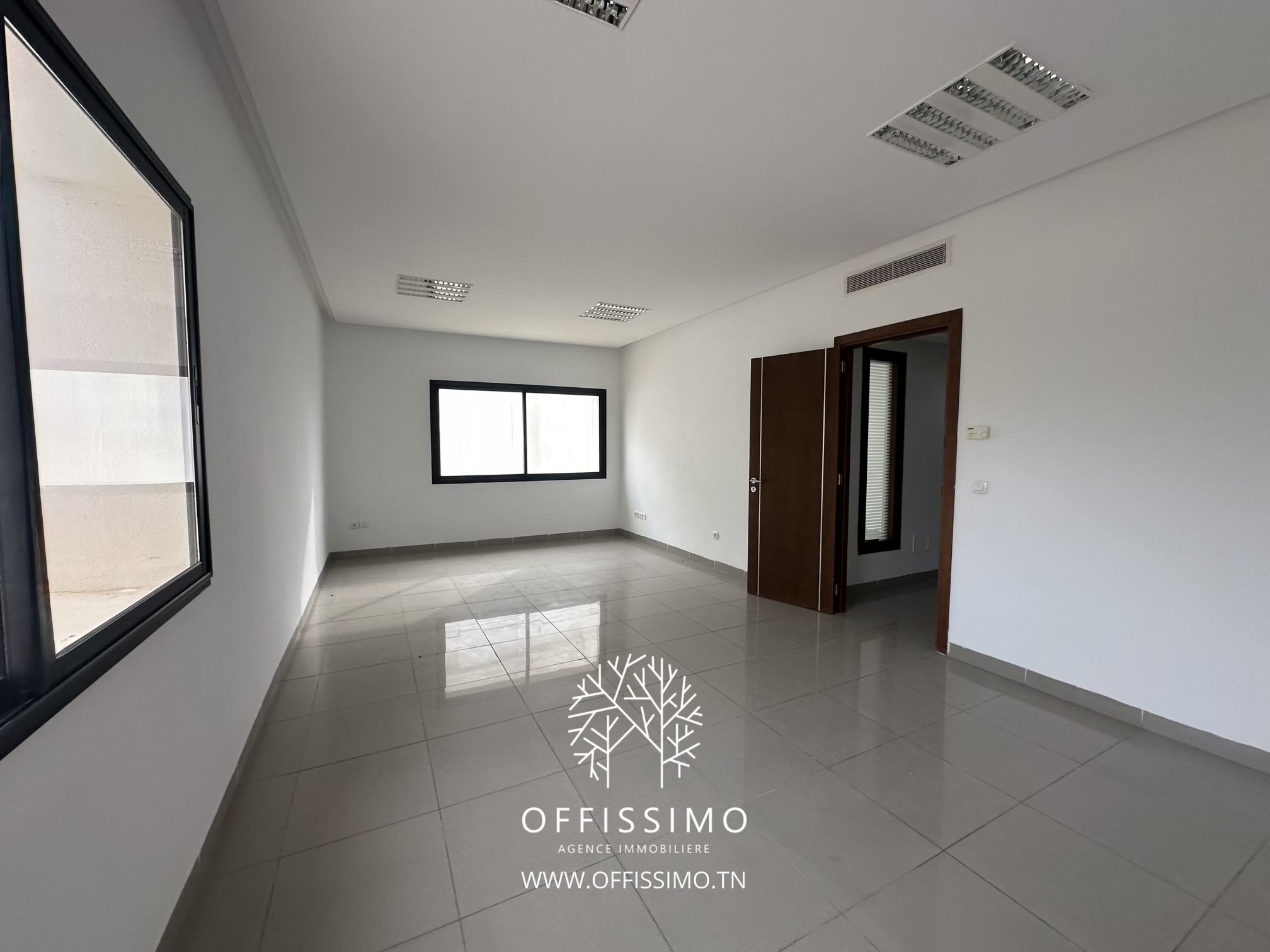 La Marsa&nbsp;Berge Du Lac&nbsp;Location&nbsp;Surfaces&nbsp;Bureau 5 pieces lac 2 haut standing vue d�gager