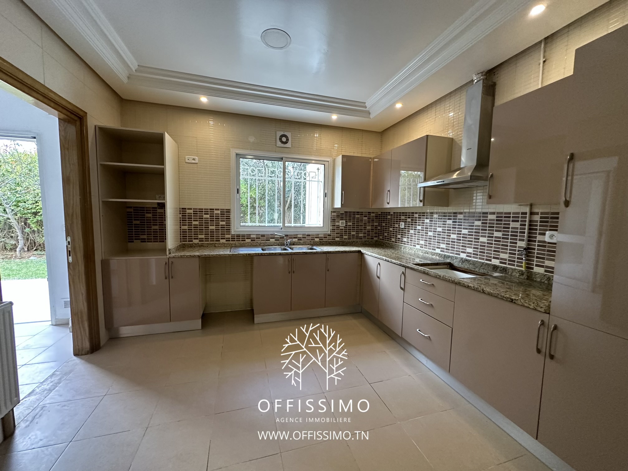 La Marsa&nbsp;Berge Du Lac&nbsp;Location&nbsp;Appart. 4 pi�ces&nbsp;S3 avec jardin et veranda lac 2